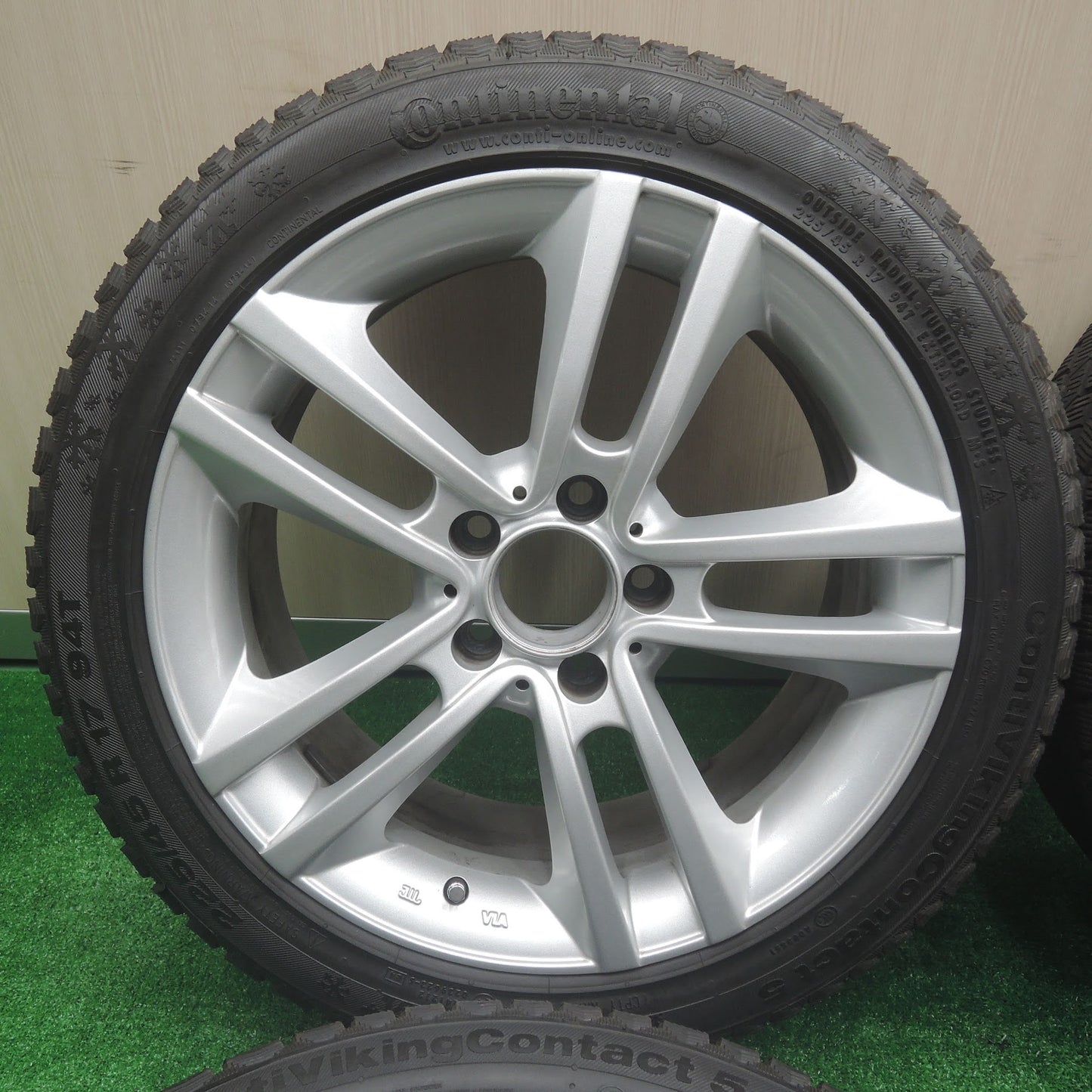 [送料無料]キレイ★ベンツ 等 ユーロ フォルシュ 225/45R17 スタッドレス コンチネンタル コンチバイキングコンタクト5 17インチ PCD112/5H★3070706SYス