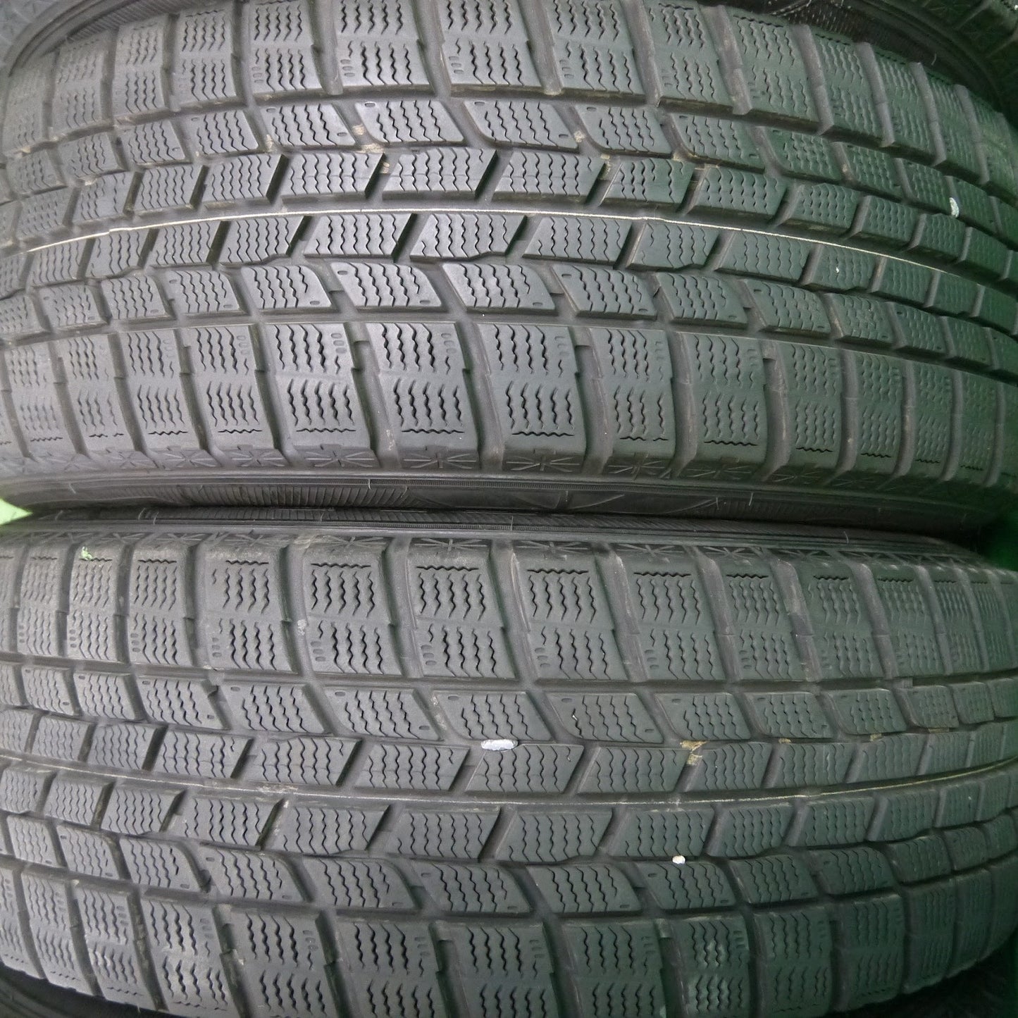 [送料無料]バリ溝！キレイ！8.5分★スタッドレス 205/60R16 グッドイヤー アイスナビ6 NIRVANA NV ニルバーナ ニルヴァーナ 16インチ PCD114.3/5H★3062403ヌス