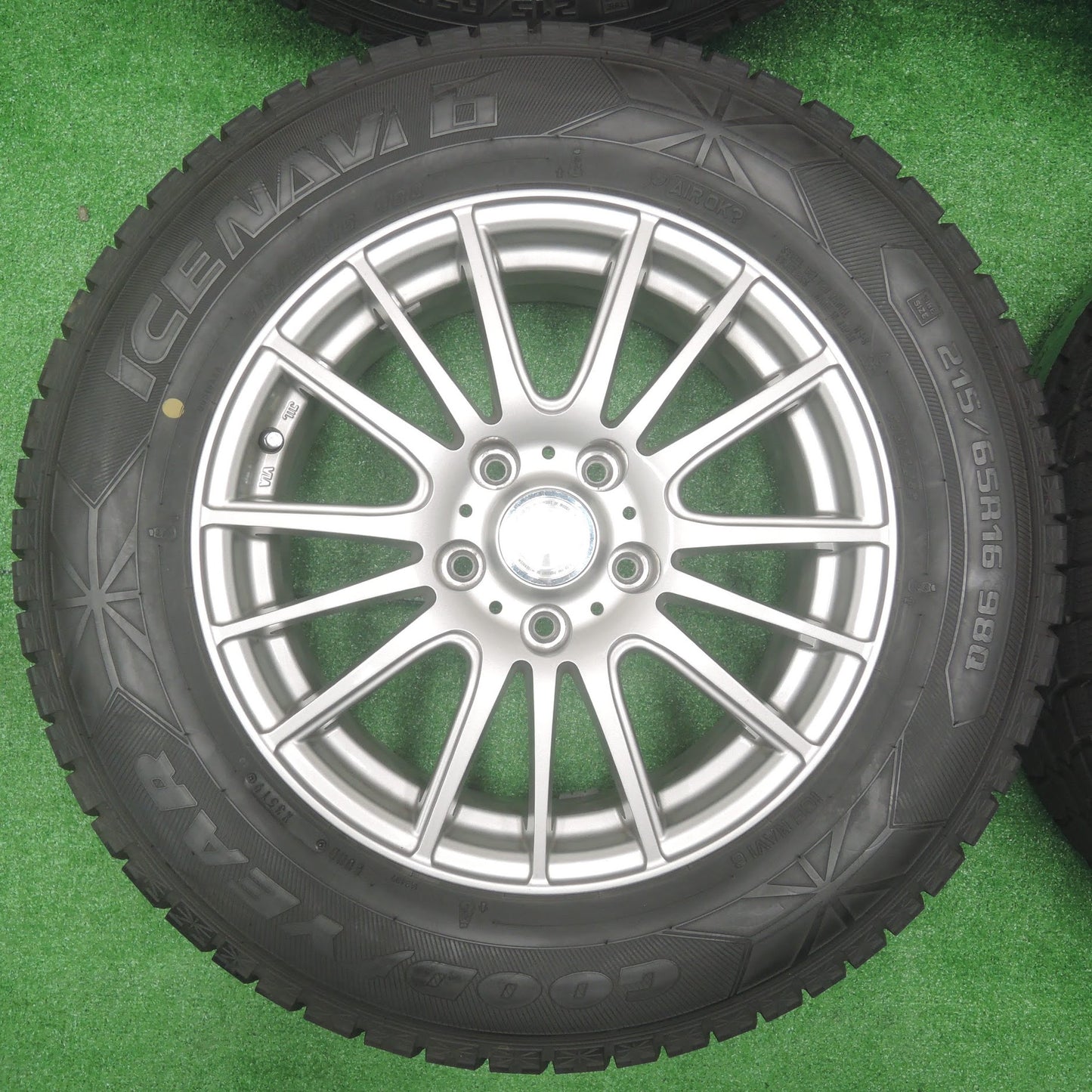 [送料無料]バリ溝！19年！キレイ！ほぼ10分★スタッドレス 215/65R16 グッドイヤー アイスナビ6 ravrion selzer ラブリオン 16インチ PCD114.3/5H★3072508SYス