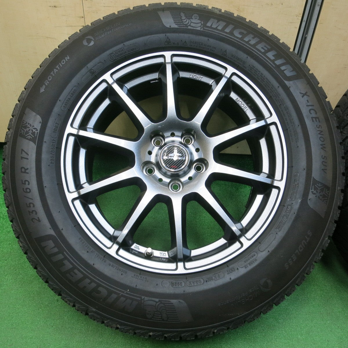 *送料無料* 超バリ溝！20年！キレイ！ほぼ10分★スタッドレス 235/65R17 ミシュラン X-ICE SNOW SUV SCHNEIDER MiD シュナイダー PCD114.3/5H★4022004イス