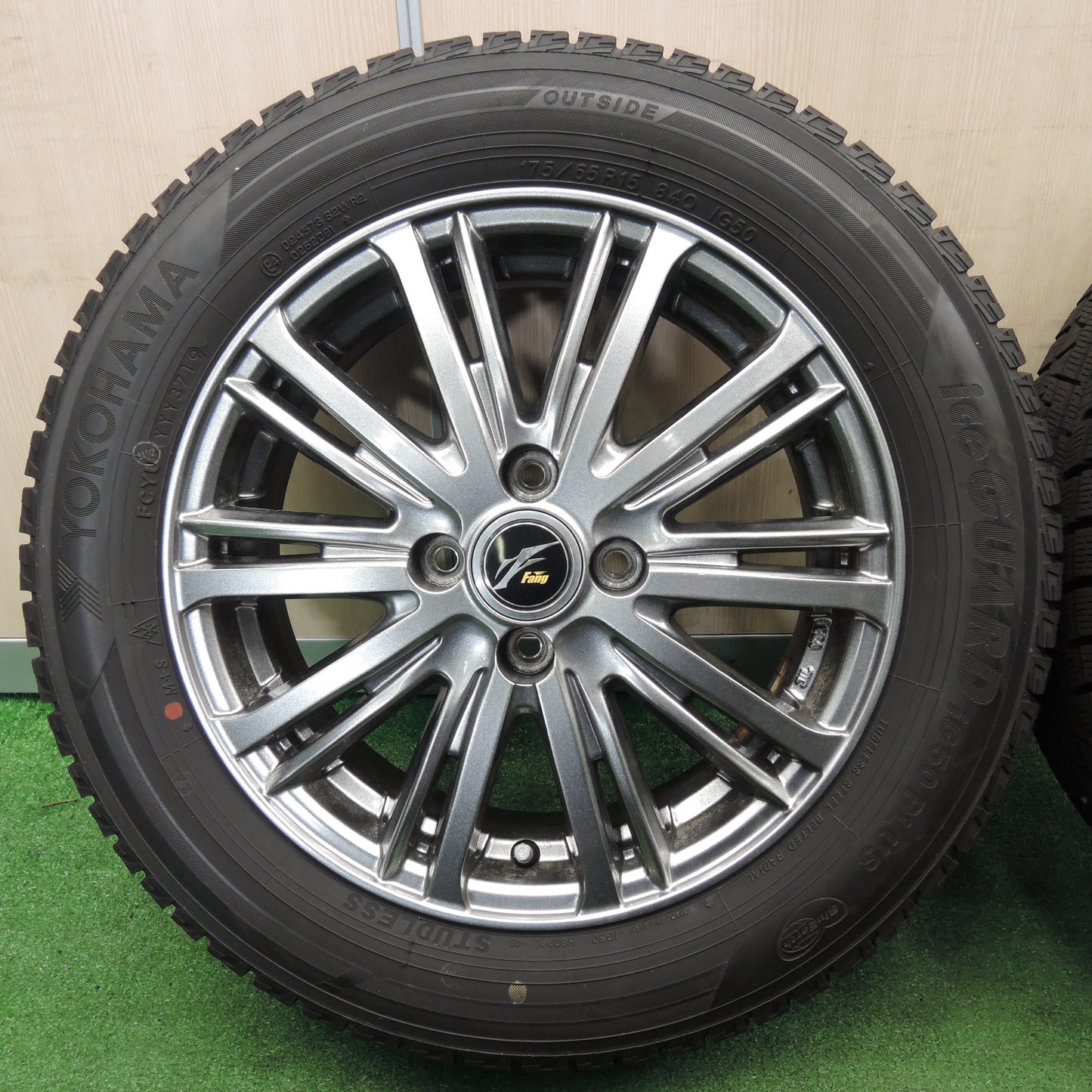 *送料無料*バリ溝！19年！綺麗！9.5分★スタッドレス 175/65R15 ヨコハマ アイスガード iG50 プラス Fang ファング 15インチ PCD100/4H★3112301NJス