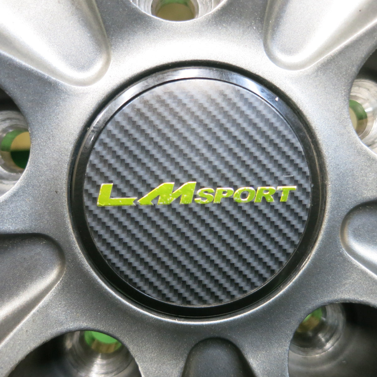 *送料無料*キレイ★スタッドレス LM SPORT 225/65R17 ブリヂストン ブリザック DM-V2 LMスポーツ 17インチ PCD114.3/5H★3121901イス