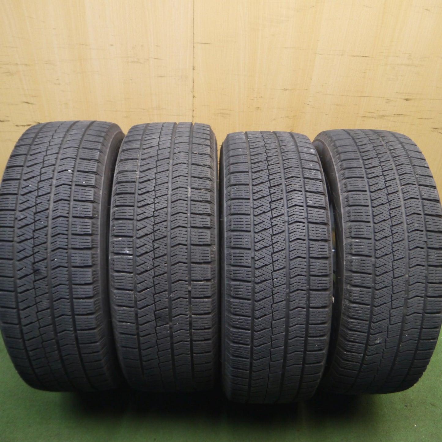 *送料無料* バリ溝！キレイ！8.5分★スタッドレス 205/55R17 ブリヂストン ブリザック VRX2 ECO FORME エコフォルム 17インチ PCD114.3/5H★4021604Hス