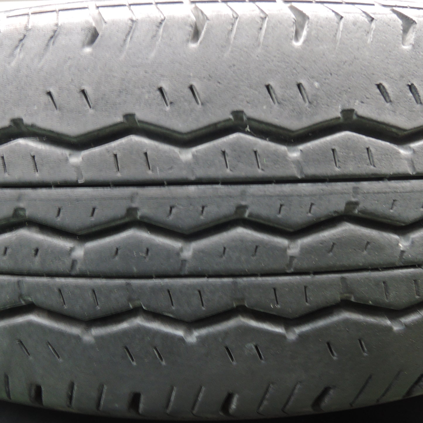 *送料無料*バリ溝！20年！8.5分★トヨタ 200系 ハイエース 純正 OP 195/80R15 107/105N ブリヂストン エコピア RD613 PCD139.7/6H★3121001HAノ