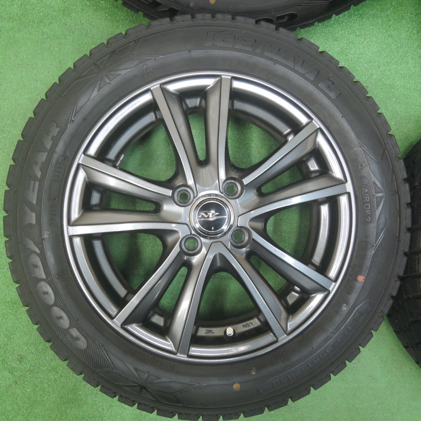 *送料無料* バリ溝！キレイ！9.5分★スタッドレス 175/65R15 グッドイヤー アイスナビ6 NIRVANA NV ニルバーナ 15インチ PCD100/4H★4020909SYス