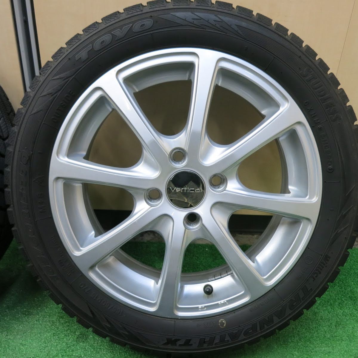 [送料無料]バリ溝！20年！9.5分★スタッドレス 165/60R15 トーヨー ウインター トランパス TX Vertical ヴァーチカル 15インチ PCD100/4H★3061402ヒス