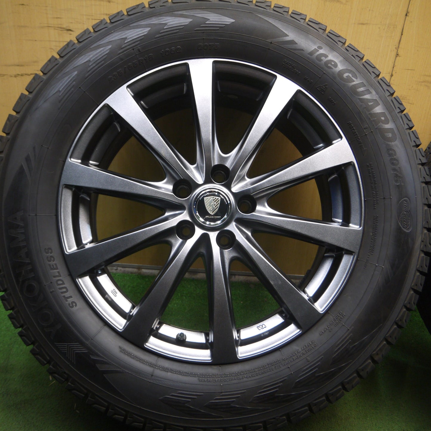 *送料無料* バリ溝！20年！キレイ！9.5分★スタッドレス 235/65R18 ヨコハマ アイスガード G075 MANARAY SPORT マナレイ 18インチ PCD114.3/5H★4020606Hス