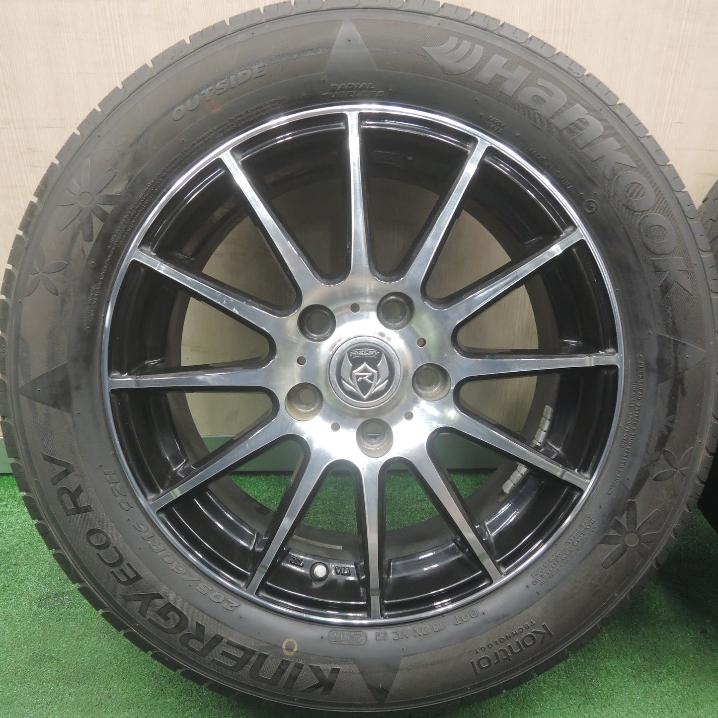 [送料無料]バリ溝！ほぼ10分★205/60R16 ハンコック キナジー エコ RV RiZLEY ライツレー 16インチ PCD114.3/5H★3111818HAノ