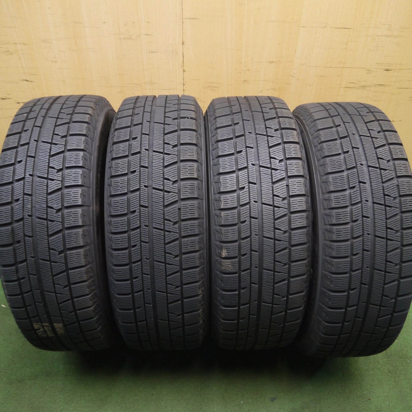 *送料無料* バリ溝！キレイ！9.5分★スタッドレス 215/60R16 ヨコハマ アイスガード iG50 プラス VELVA IGOR ヴェルヴァ 16インチ PCD114.3/5H★4021609Hス