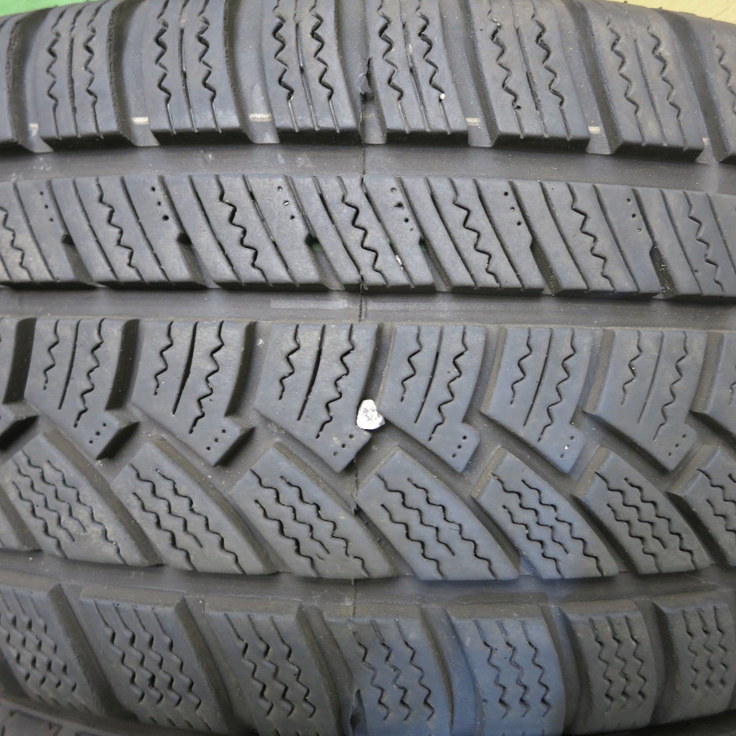 [送料無料]バリ溝！21年！キレイ！9.5分★スタッドレス 215/50R17 ハイフライ Win-turi 212 Advanti RACING アドヴァンティ レーシング PCD114.3/5H★3061208Hス