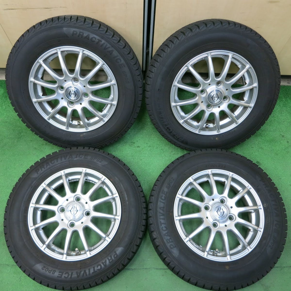 [送料無料]バリ溝！20年！9.5分★スタッドレス 145/80R13 プラクティバ アイス BP02 JOKER weds ジョーカー 13インチ PCD100/4H★3072407イス