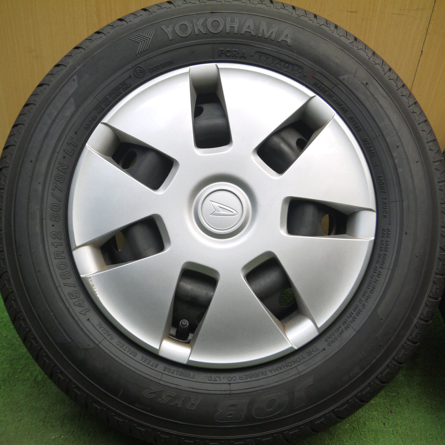 *送料無料*超バリ溝！19年！ほぼ10分★ダイハツ ハイゼット 純正 スチール 145/80R12 80/78N ヨコハマ JOB RY52 PCD100/4H★3111704Hノ