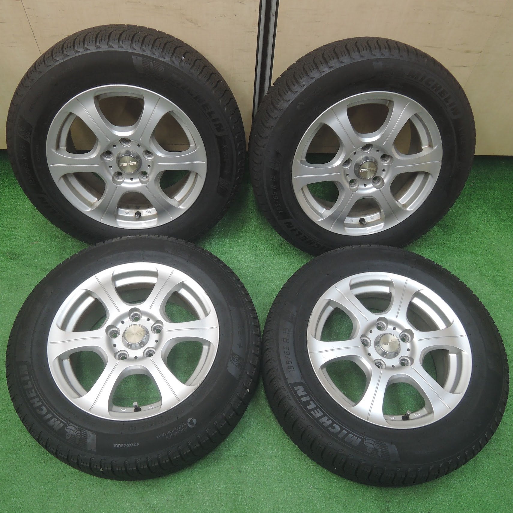 送料無料] バリ溝！19年！9.5分☆スタッドレス 195/65R15 ミシュラン X-ICE3+ ravrion ラブリオン 15インチ |  名古屋/岐阜の中古カー用品・工具の買取/販売ならガレージゲット