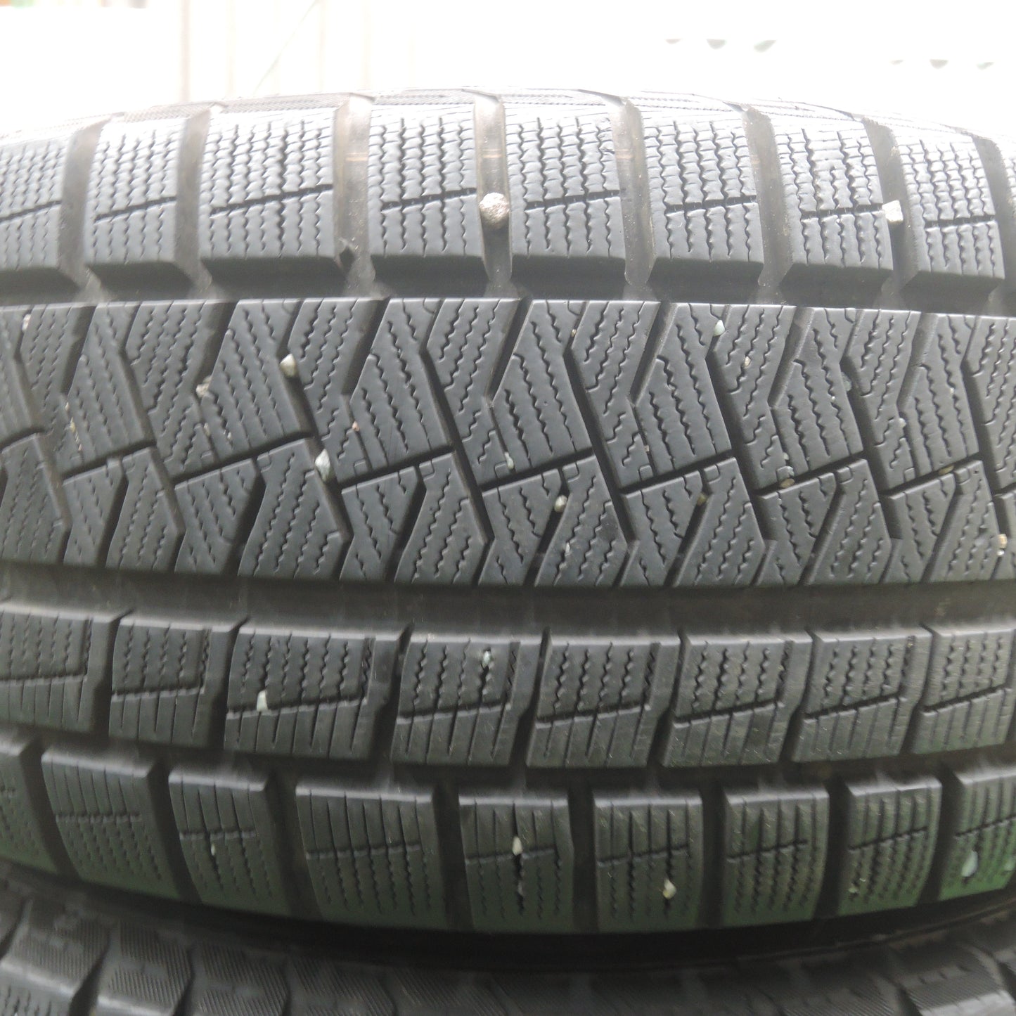 *送料無料*バリ溝！19年！キレイ！9分★スタッドレス 215/60R17 ピレリ アイスアシンメトリコ プラス GYLE 17インチ PCD114.3/5H★3110703SYス