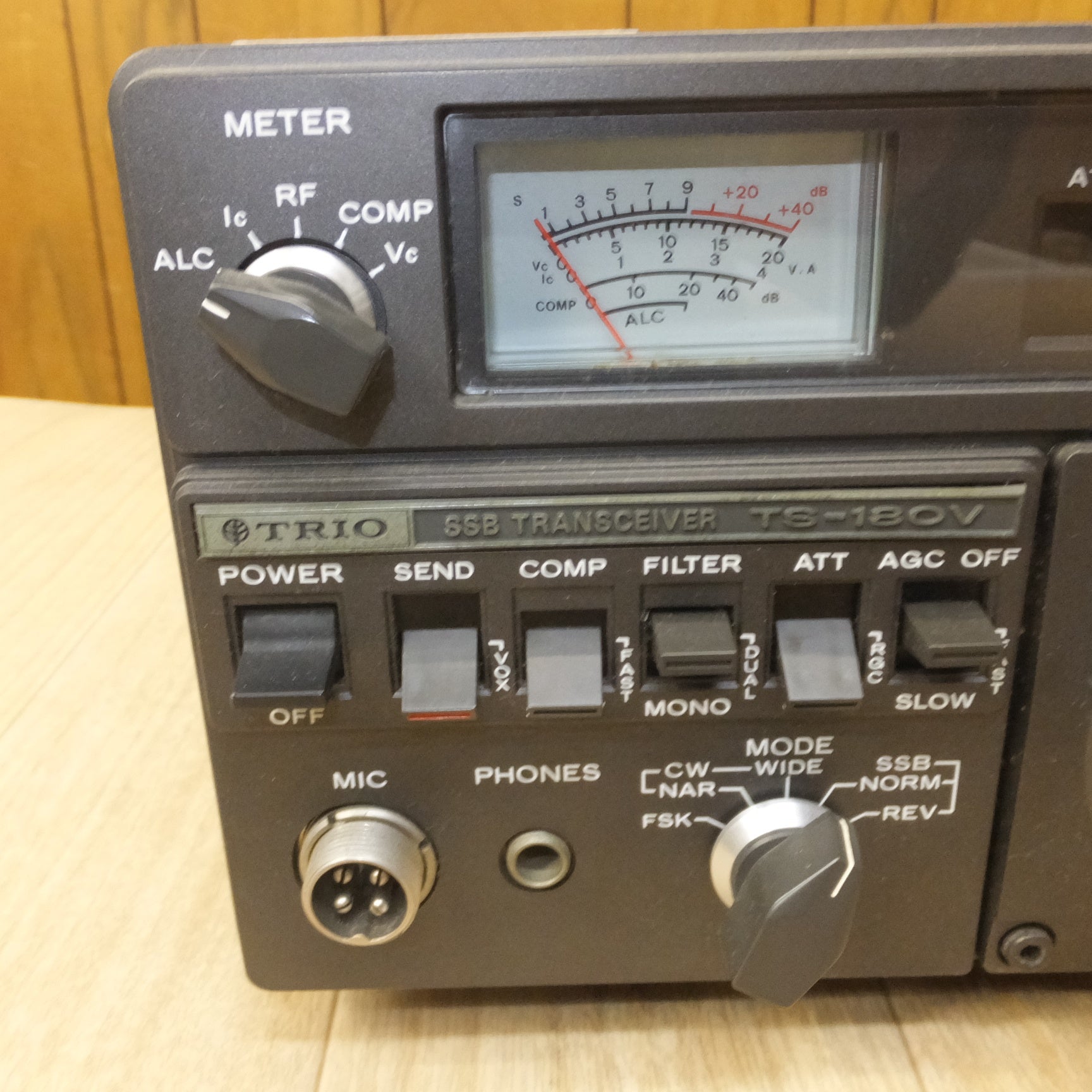 送料無料] 現状品☆ケンウッド TRIO トランシーバー 無線機 SSB TRANSCEIVER TS-180V(2)☆ |  名古屋/岐阜の中古カー用品・工具の買取/販売ならガレージゲット