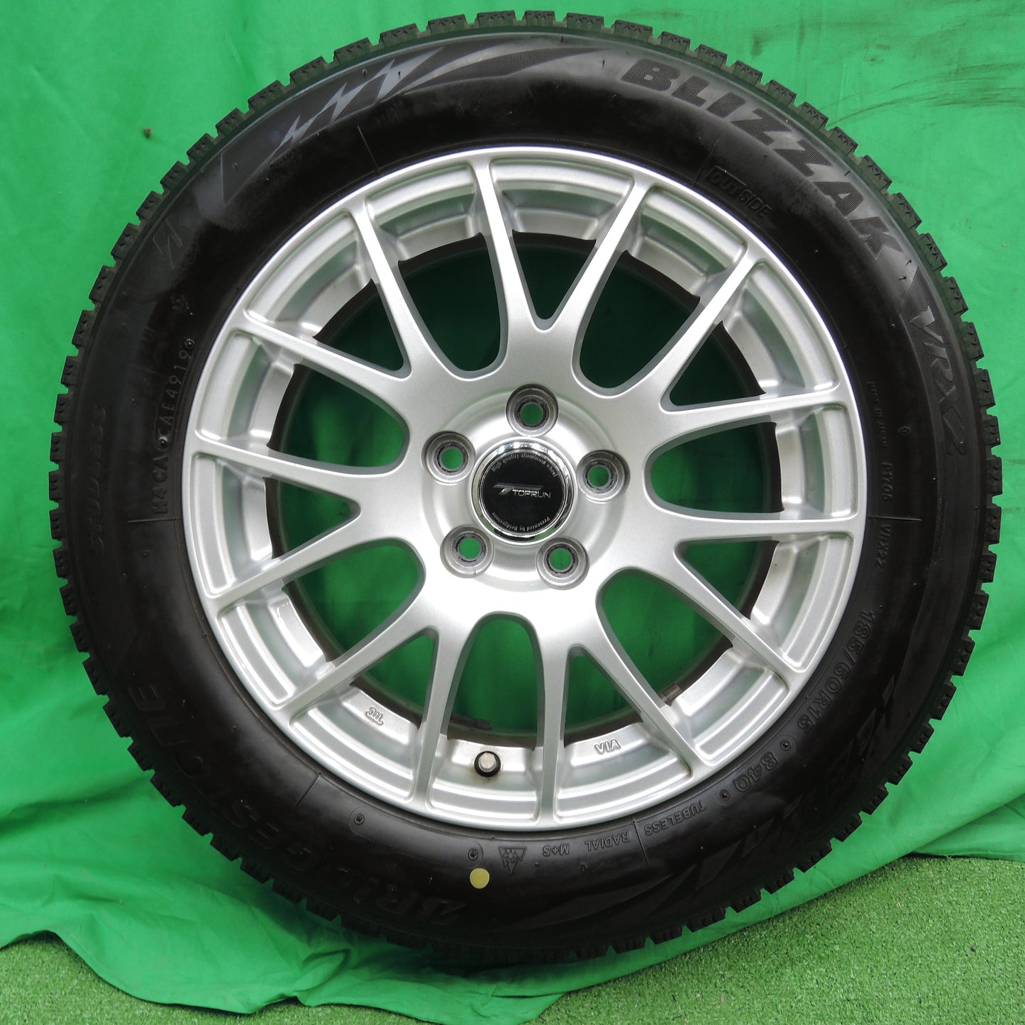 *送料無料*キレイ★スタッドレス 185/60R15 ブリヂストン ブリザック VRX2 TOPRUN トップラン 15インチ PCD100/5H★3101702HDス