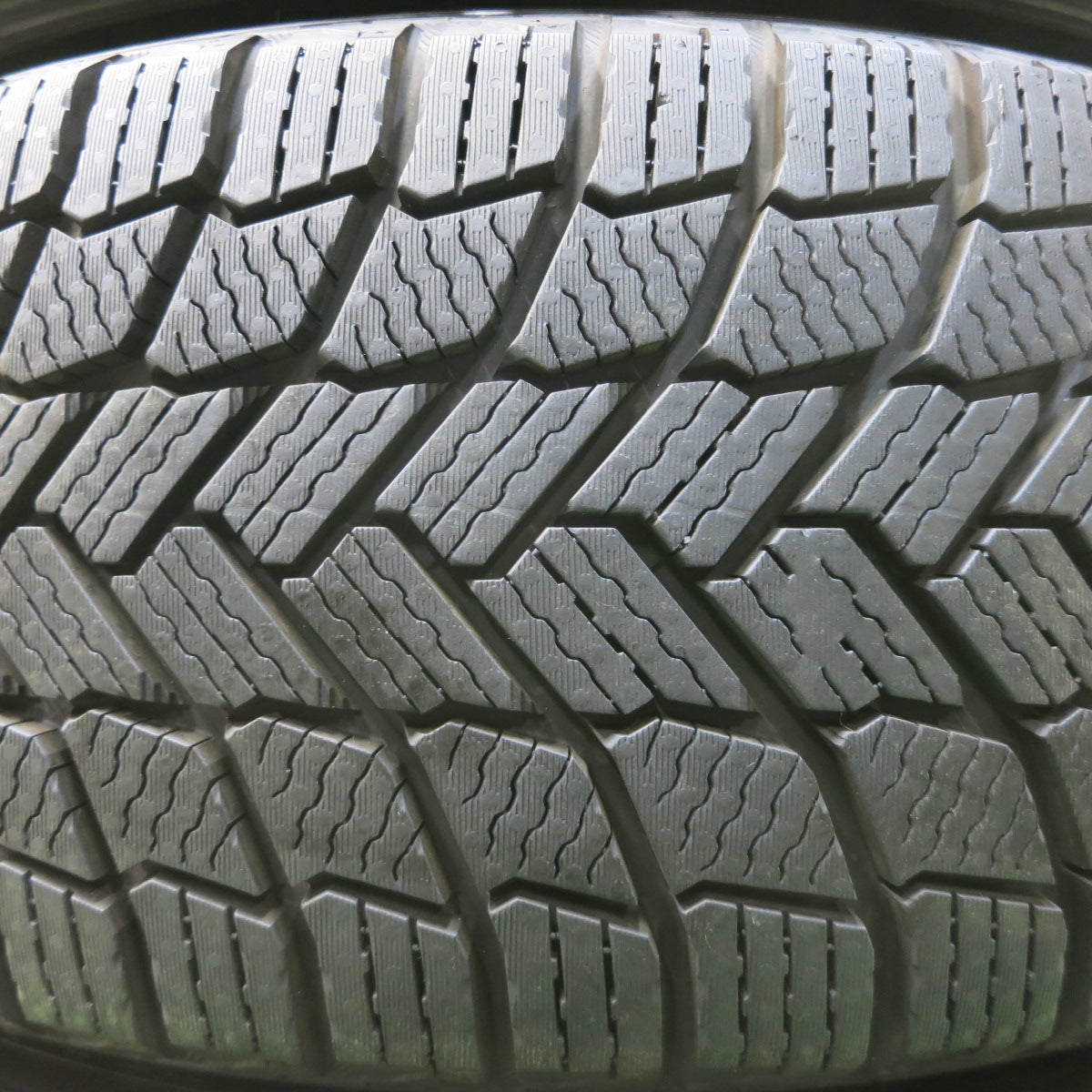 *送料無料*バリ溝！22年！キレイ！9.5分以上★スタッドレス 225/55R17 ミシュラン X-ICE SNOW EUROMAGIC BLEST 17インチ PCD114.3/5H★3111501イス