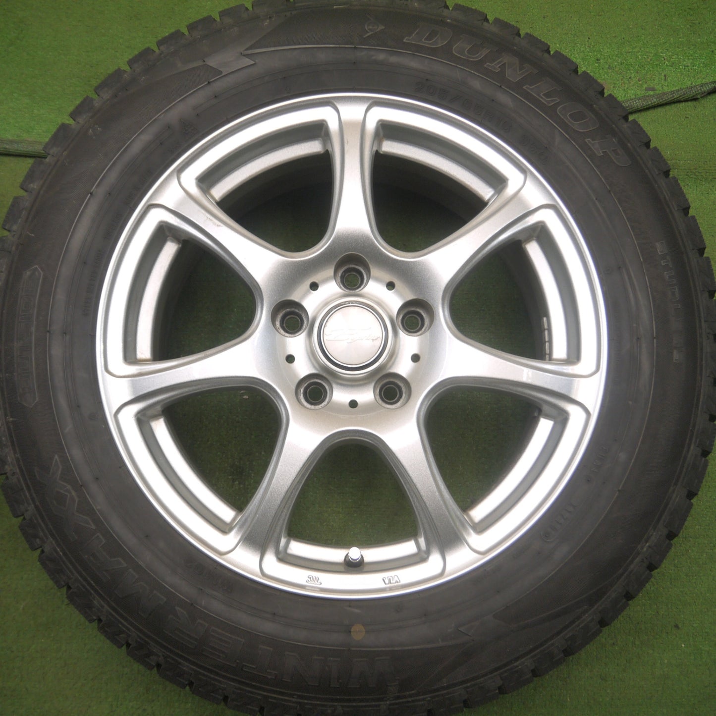 *送料無料* バリ溝！キレイ！ほぼ10分★スタッドレス 205/65R16 ダンロップ ウインターマックス WM02 Esprine 16インチ PCD114.3/5H★4021903Hス