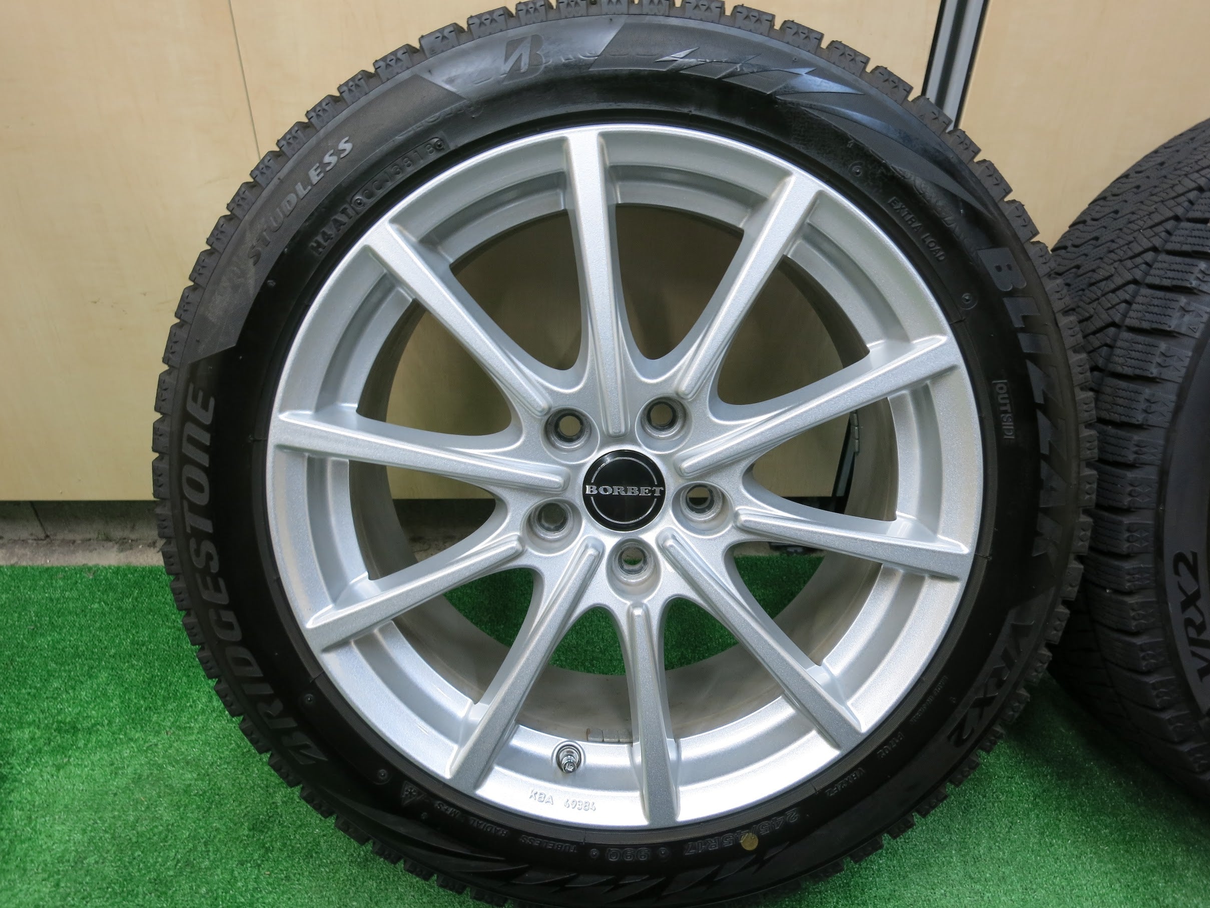 送料無料]バリ溝！18年！美品！9.5分☆ベンツ アウディ 等 BORBET CMA 245/45R17 スタッドレス ブリヂストン ブリ |  名古屋/岐阜の中古カー用品・工具の買取/販売ならガレージゲット