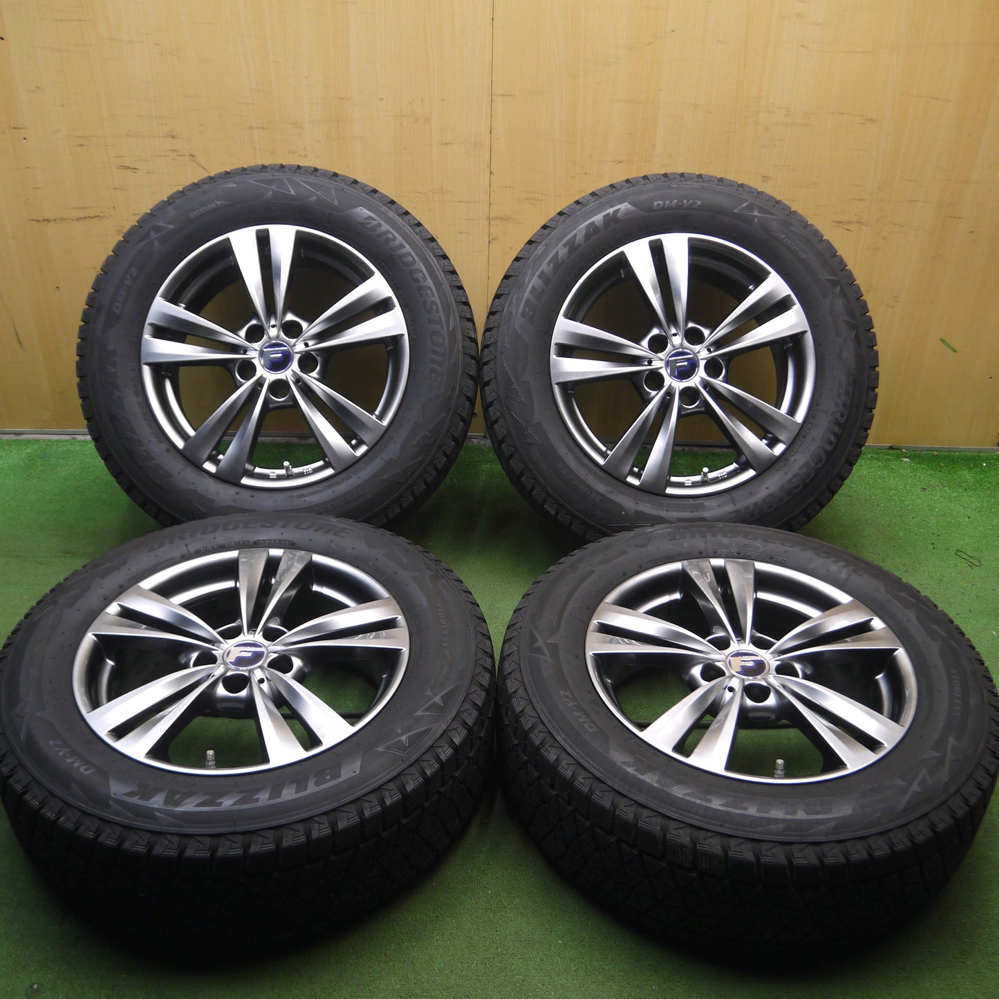 *送料無料*センサー付！バリ溝！綺麗！9.5分★レクサスNX 等 LEHRMEISTER 225/65R17 スタッドレス ブリヂストン ブリザック DM-V2 レアマイスター PCD114.3/5H★3121212Hス