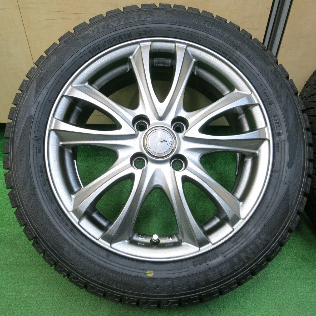 *送料無料*タイヤほぼ未使用！22年！キレイ★スタッドレス 185/55R15 ダンロップ ウインターマックス WM02 SIBILLA NEXT C5 シビラ 15インチ PCD100/4H★4013106イス