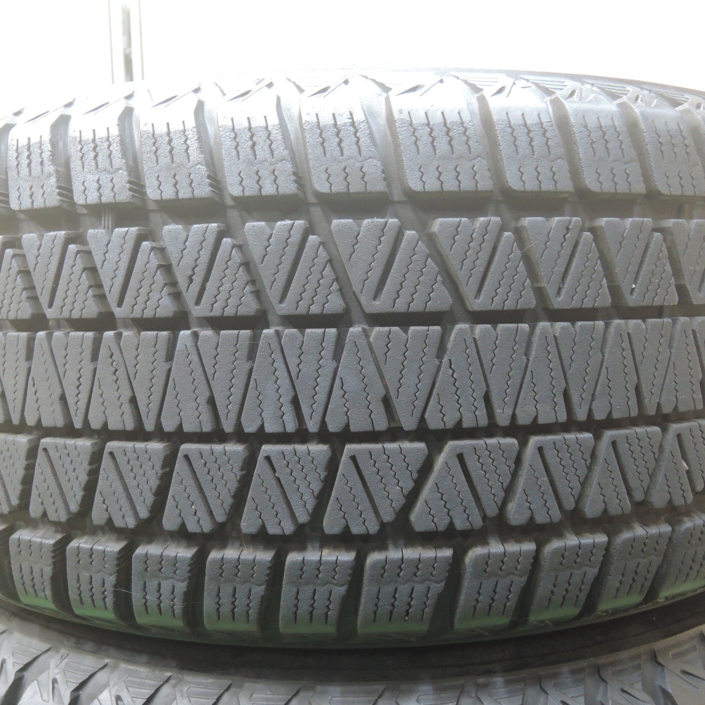 *送料無料* バリ溝！20年！キレイ！9分★スタッドレス 235/55R18 ブリヂストン ブリザック DM-V3 ECO FORME エコフォルム PCD114.3/5H★4022710SYス