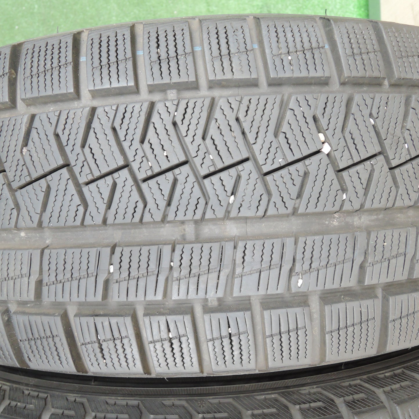 *送料無料*バリ溝！19年！キレイ！9分★スタッドレス 225/60R18 ピレリ アイスアシンメトリコ SCHNEIDER シュナイダー 18インチ PCD114.3/5H★3111605TNス