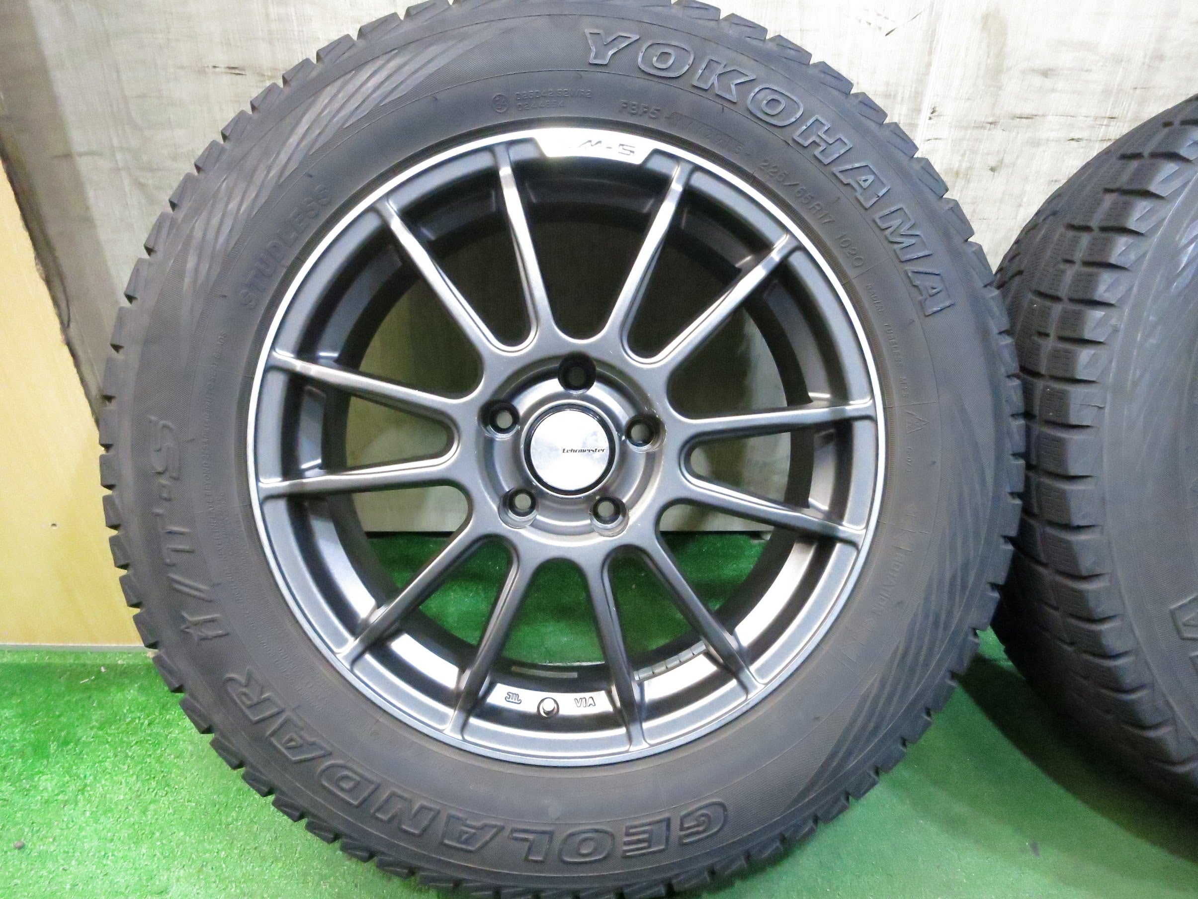 送料無料]キレイ☆スタッドレス 225/65R17 Lehrmeister LM-5 ヨコハマ