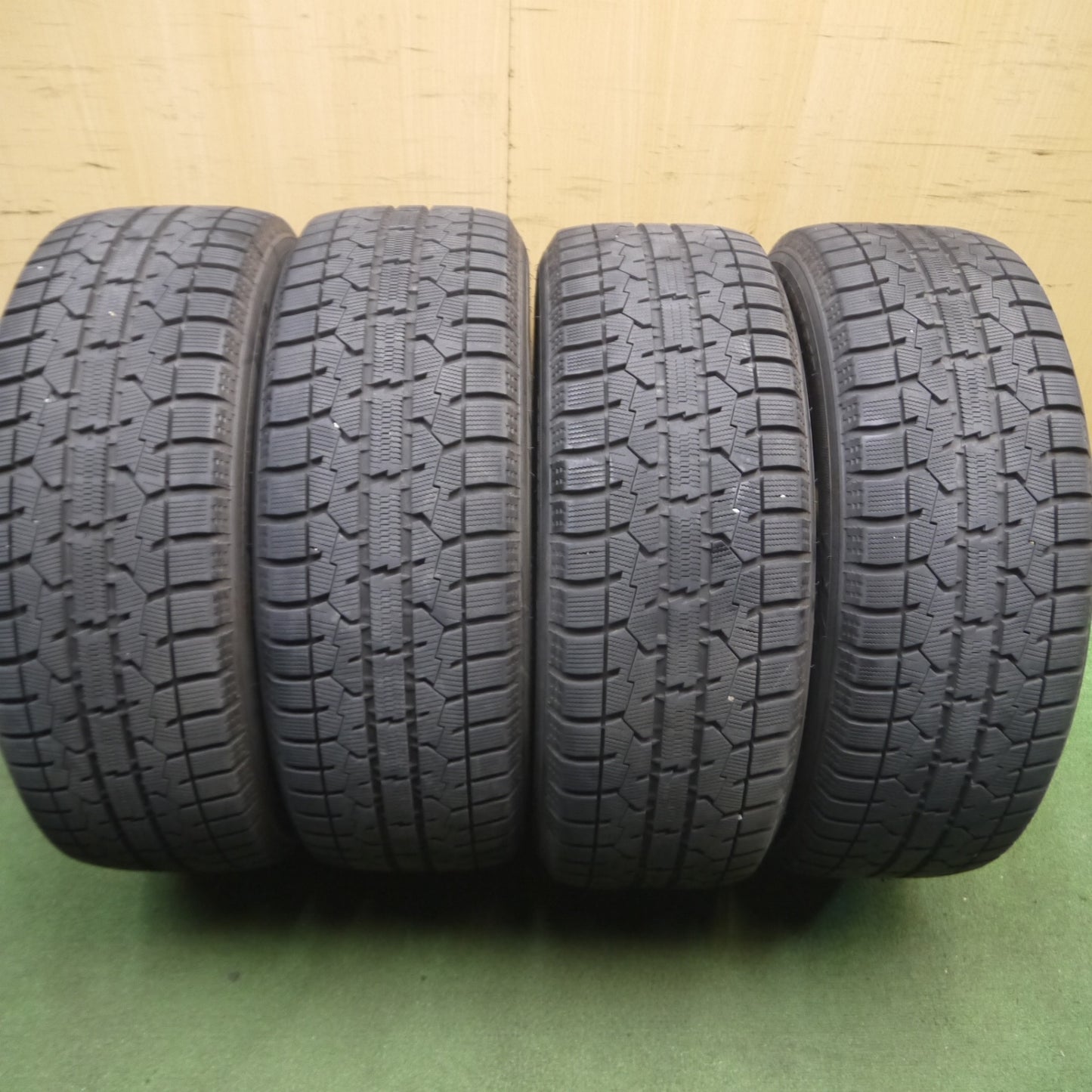 *送料無料* バリ溝！22年！9.5分★スタッドレス 215/55R17 トーヨー オブザーブ ガリット GIZ AXEL アクセル 17インチ PCD114.3/5H★4021421Hス