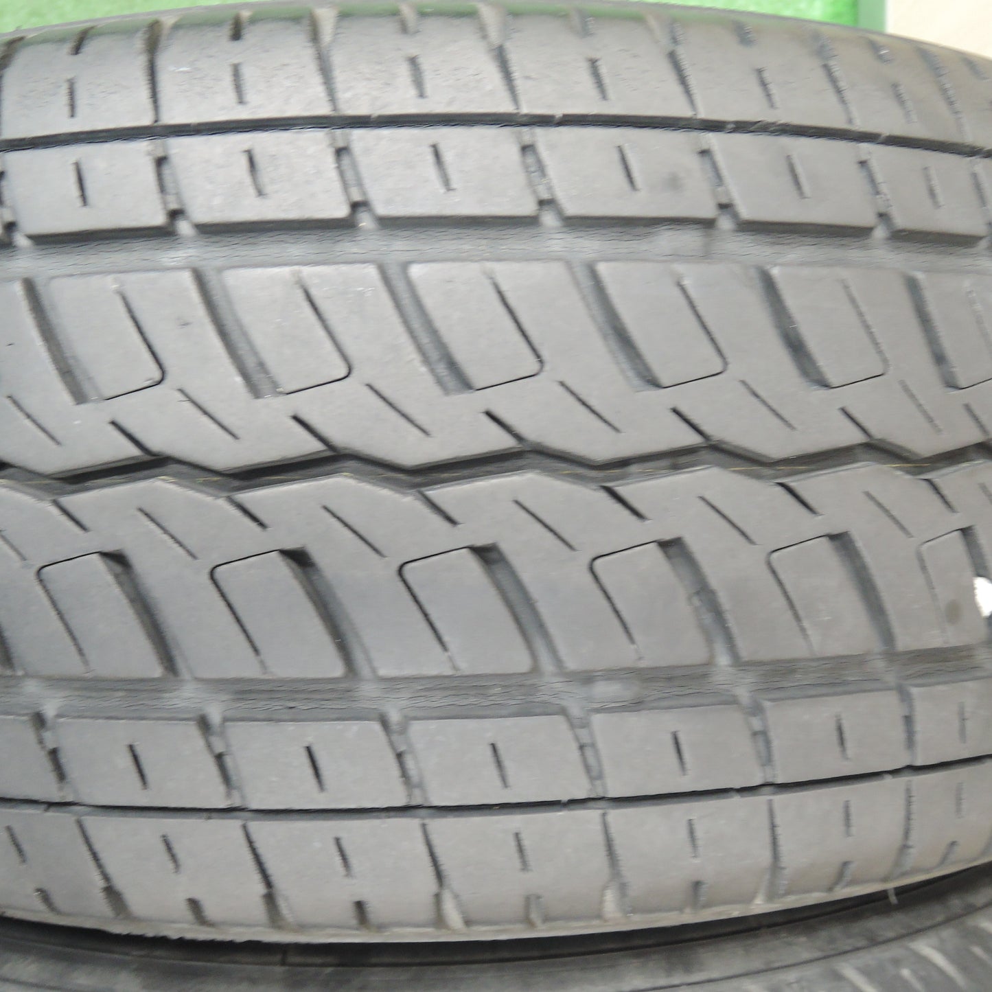 *送料無料*キレイ★ハイエース 等 CRS ESSEX EM-17 215/60R17C 109/107R エセックス ホワイトレター トーヨー H20 17インチ PCD139.7/6H★3112501TNノ