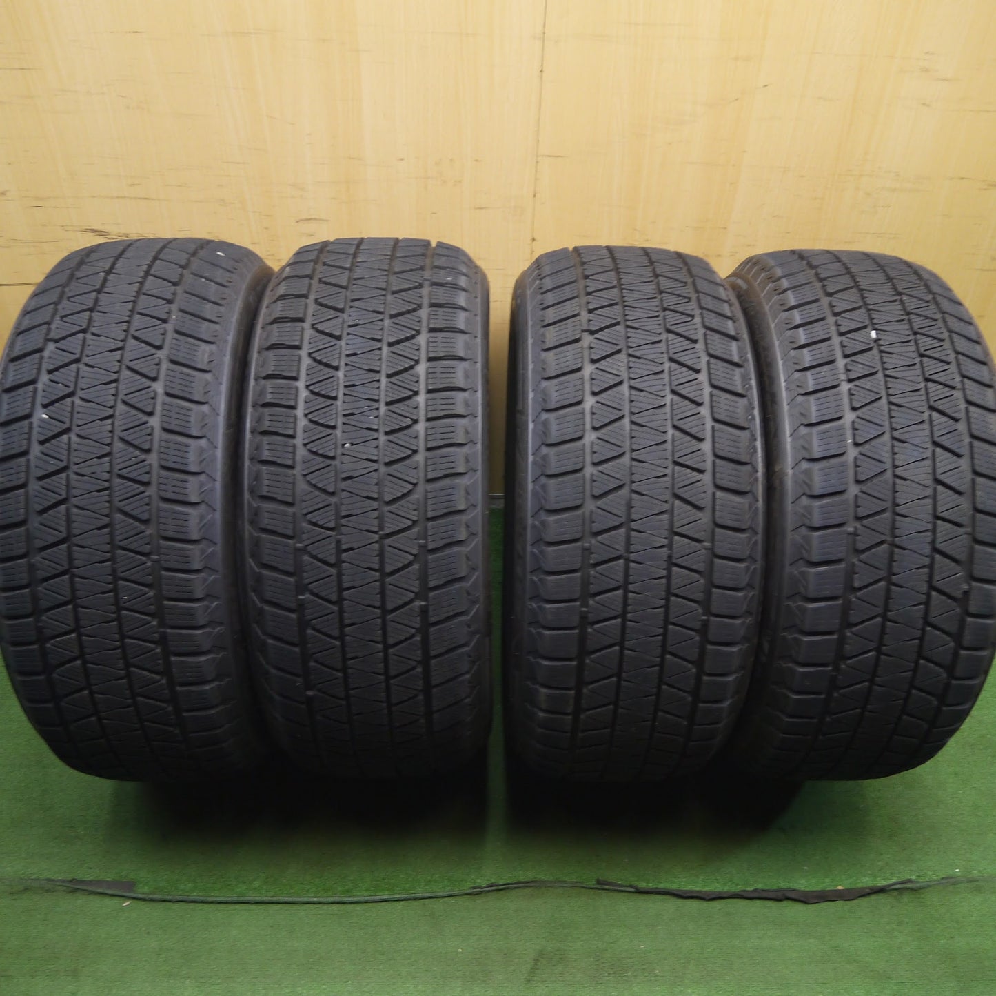 [送料無料]バリ溝！19年！9.5分★スタッドレス 275/50R20 ブリヂストン ブリザック DM-V3 タイヤ 20インチ ベンツ ゲレンデ GLSクラス 等★3051702クスタ