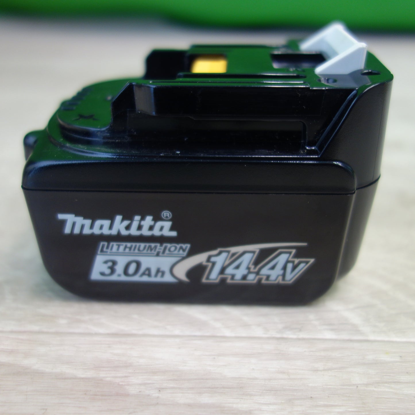 [送料無料] ☆マキタ makita 125mm 充電式 チップソー LC540D バッテリー BL1430B 切断機 工具 DIY 大工道具 電動工具☆