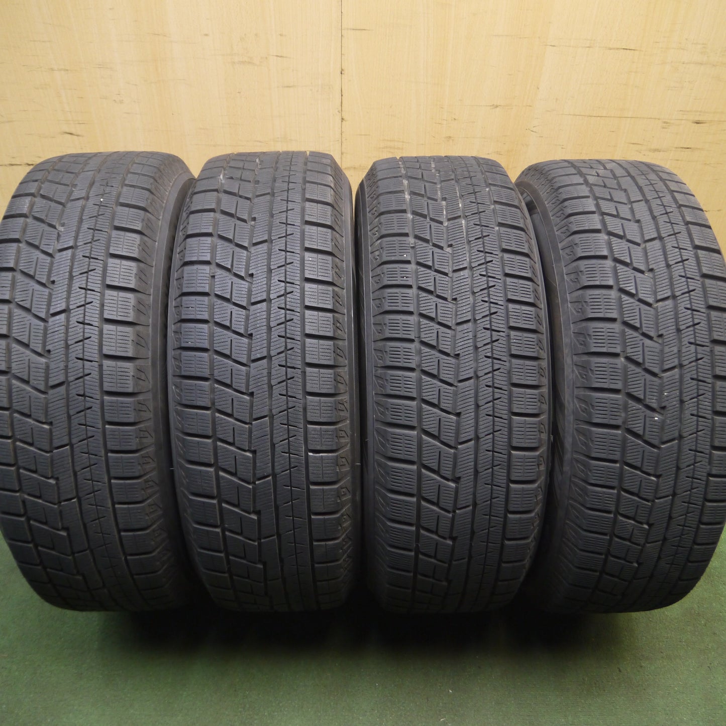 *送料無料*バリ溝！22年！キレイ！9.5分以上★スタッドレス 215/65R16 ヨコハマ アイスガード iG60 ravrion RM01 ラブリオン 16インチ PCD114.3/5H★4011613Hス