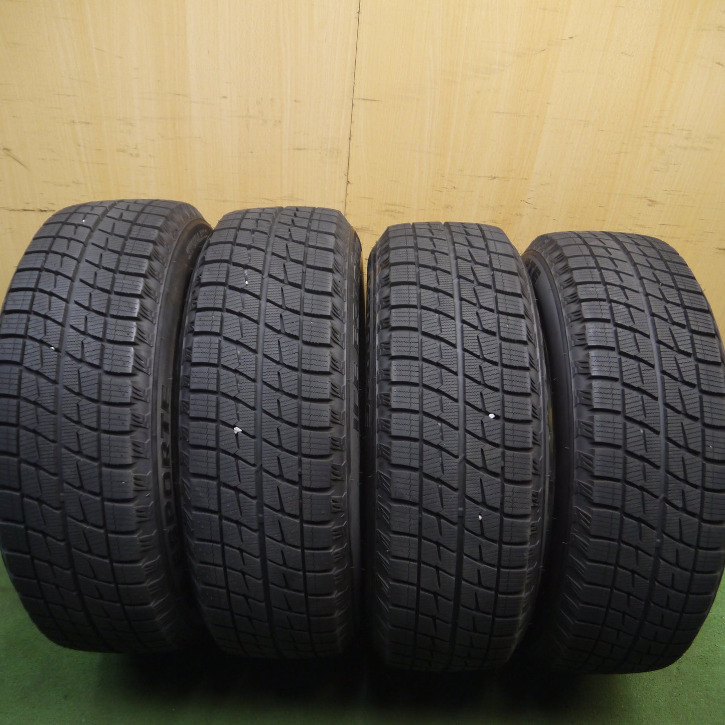 *送料無料*バリ溝！19年！キレイ！ほぼ10分★ワーゲン 等 215/65R16 スタッドレス アイスエスポルテ Team Sparco ENKEI エンケイ PCD112/5H★3112002Hス