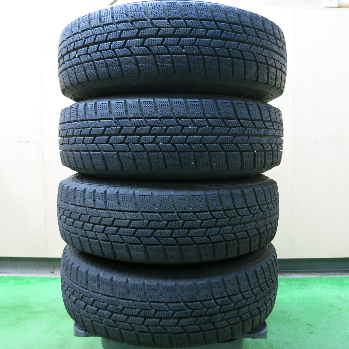 [送料無料]バリ溝！8.5分★スタッドレス 165/70R14 グッドイヤー アイスナビ6 ravrion ラブリオン 14インチ PCD100/4H★3080708イス