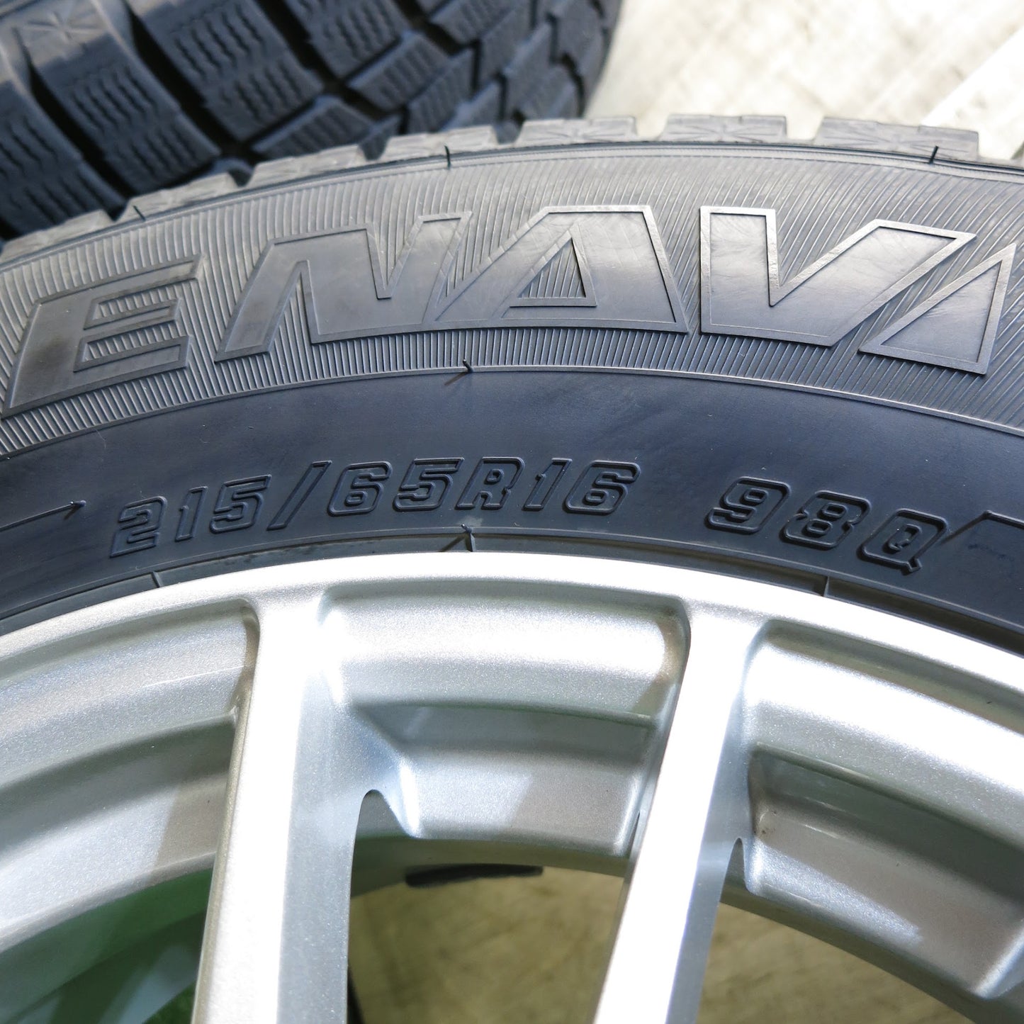 [送料無料]バリ溝！19年！キレイ！9分★スタッドレス 215/65R16 グッドイヤー アイスナビ6 ravrion selzer ラブリオン 16インチ PCD114.3/5H★3042807Hス