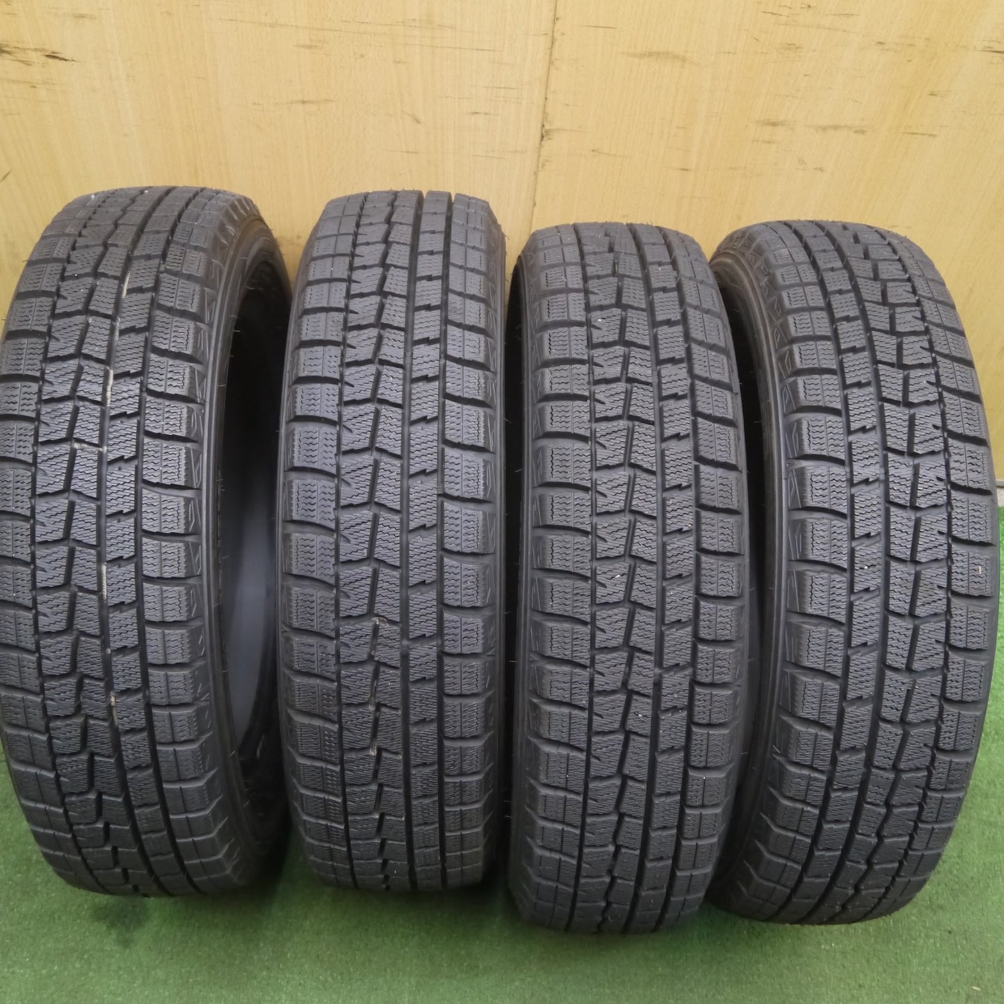 [送料無料]ほぼ未使用★スタッドレス 155/65R14 ダンロップ ウインターマックス WM01 タイヤ 14インチ ウェイク タント ムーヴ N-BOX 等 軽自動車★3062112クスタ