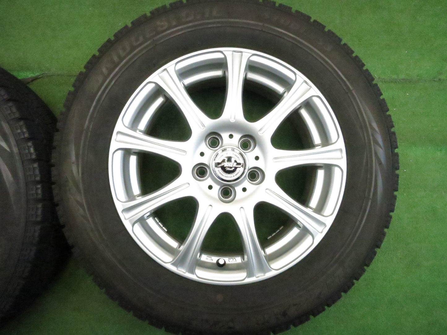 [送料無料]バリ溝！キレイ！8.5分★スタッドレス 195/65R15 ブリヂストン ブリザック VRX AXEL Three アクセル 15インチ PCD100/5H★3012501Hス