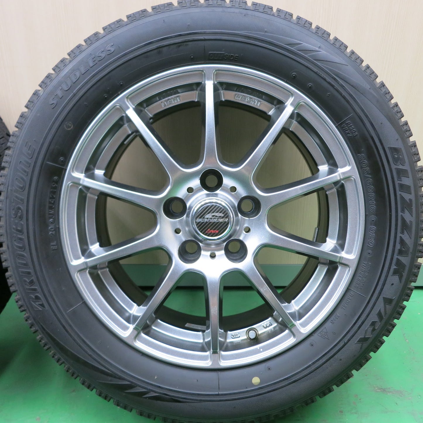 [送料無料]バリ溝！19年！綺麗！8.5分★スタッドレス 205/60R16 ブリヂストン ブリザック VRX SCHNEIDER ATECH シュナイダー 16インチ PCD114.3/5H★3062601ヒス