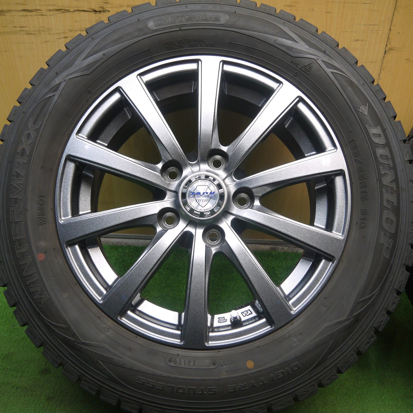 [送料無料]バリ溝！キレイ！9.5分以上★スタッドレス 195/65R15 ダンロップ ウインターマックス WM01 ZACK JP-110 MONZA 15インチ PCD114.3/5H★3071401Hス