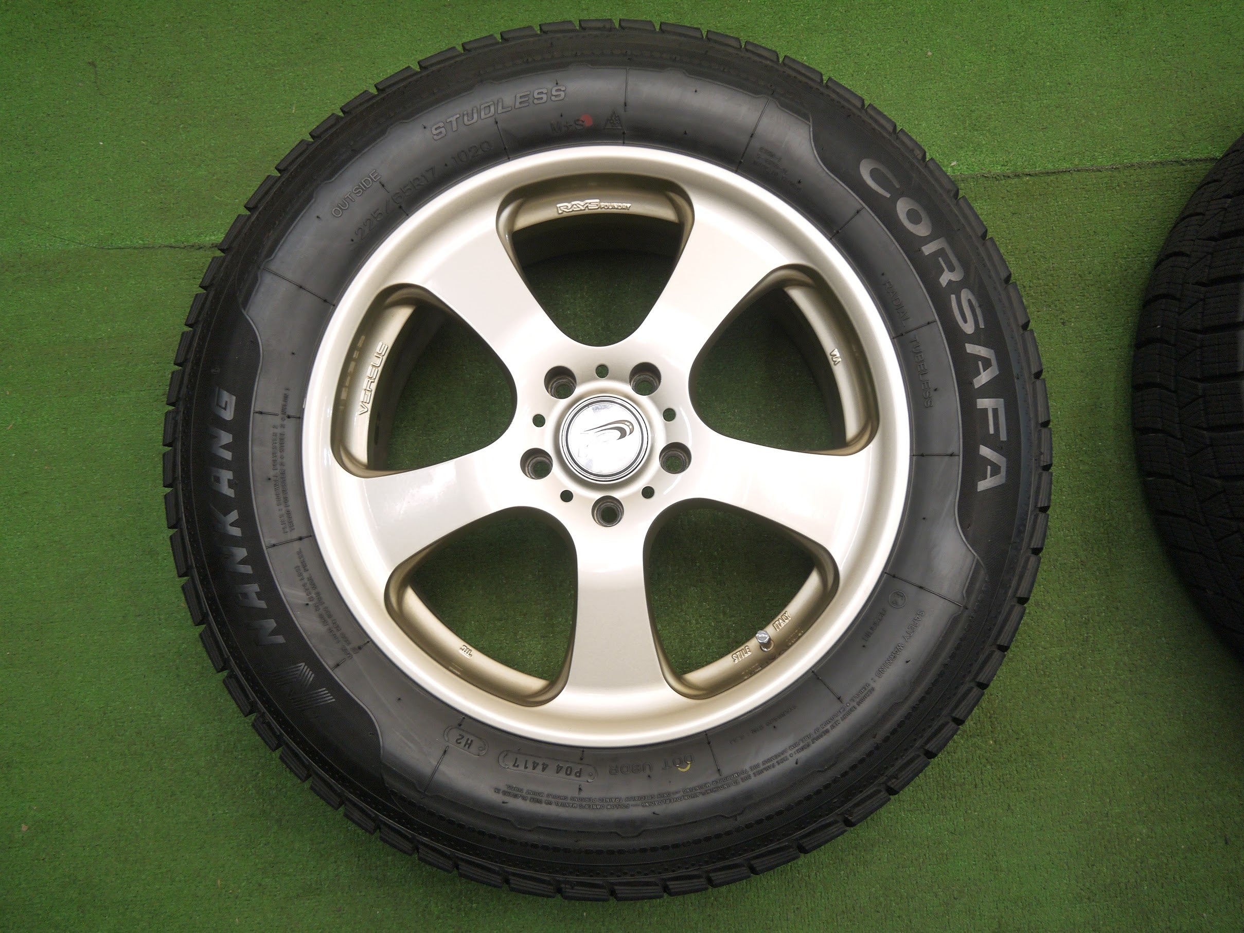 送料無料]バリ溝！キレイ！9.5分☆スタッドレス 225/65R17 RAYS VERSUS STIVALE ナンカン CORSAFA レ |  名古屋/岐阜の中古カー用品・工具の買取/販売ならガレージゲット