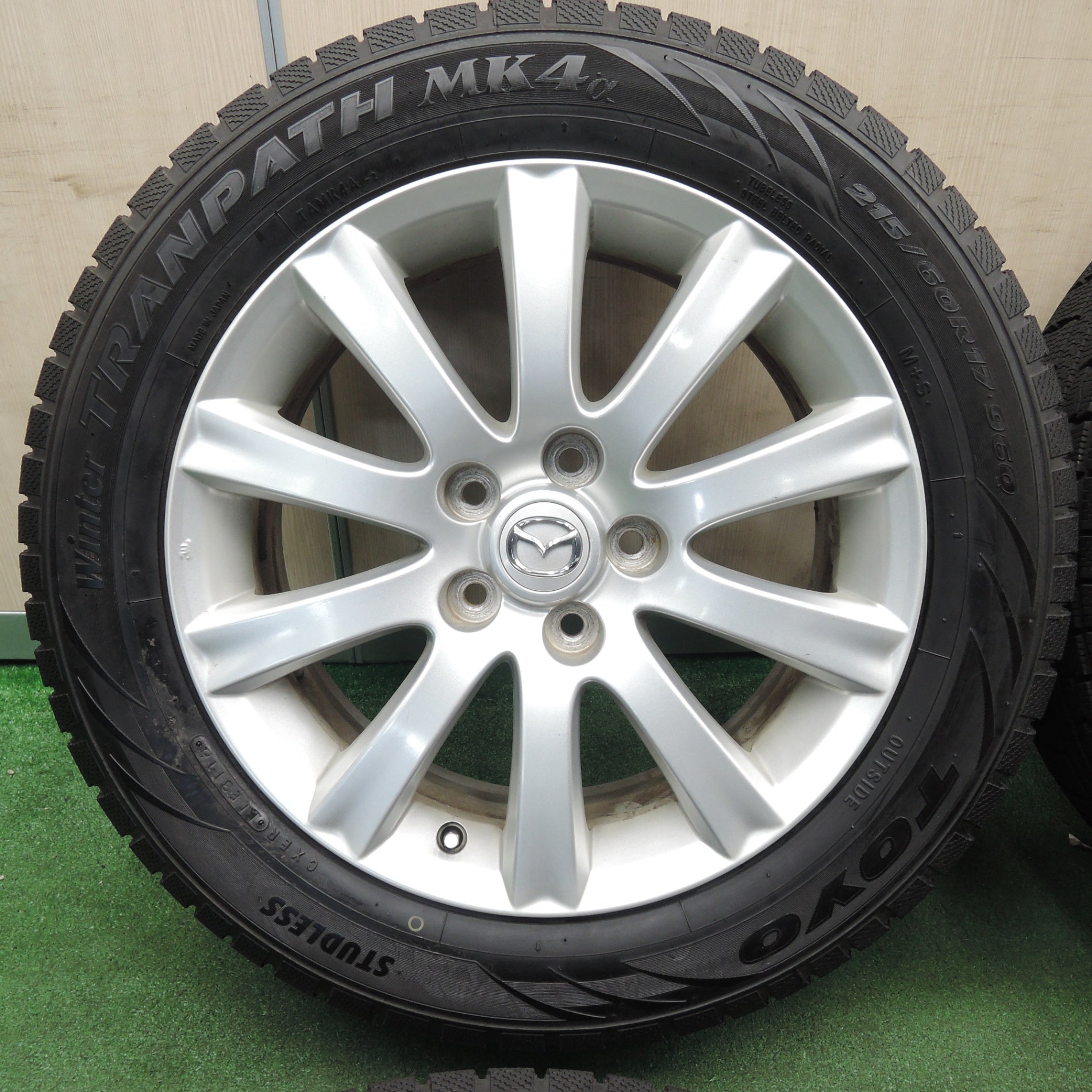 *送料無料* バリ溝！9.5分★マツダ MPV 純正 215/60R17 スタッドレス トーヨー ウインター トランパス MK4α 17インチ  PCD114.3/5H★4030103TNス