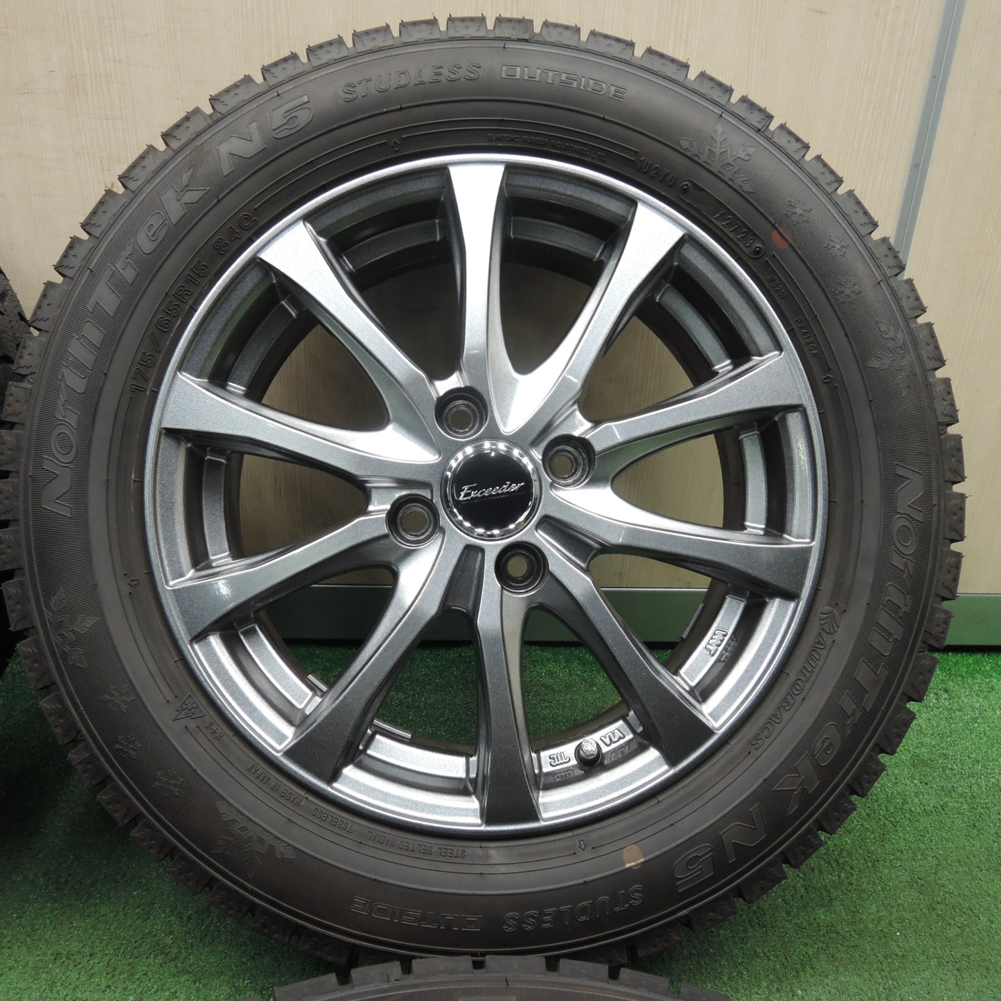 *送料無料* 超バリ溝！23年！綺麗！ほぼ10分★スタッドレス 175/65R15 オートバックス ノーストレック N5 Exceeder エクシーダー 15インチ PCD100/4H★4030504TNス