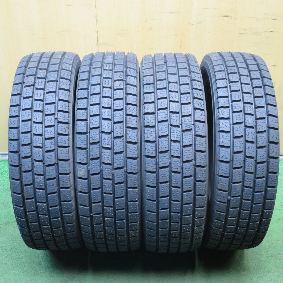 *送料無料* 未使用！22年★スタッドレス 185/65R15 ヨコハマ アイスガード for TAXI 15インチ タクシー タイヤ★4031003KKスタ