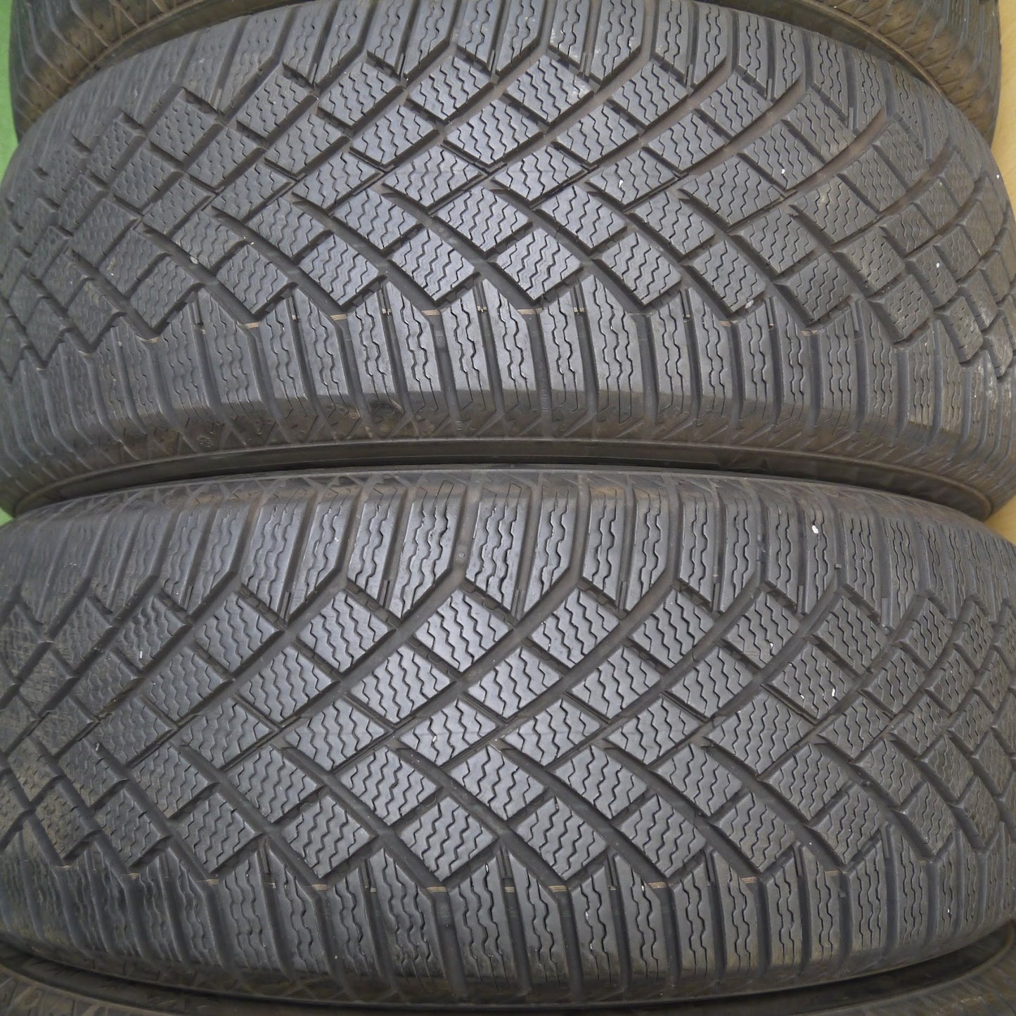 [送料無料]バリ溝！19年！9.5分★スタッドレス 235/55R19 コンチネンタル バイキング コンタクト7 タイヤ 19インチ ベンツ アウディ 等★3063002Hスタ