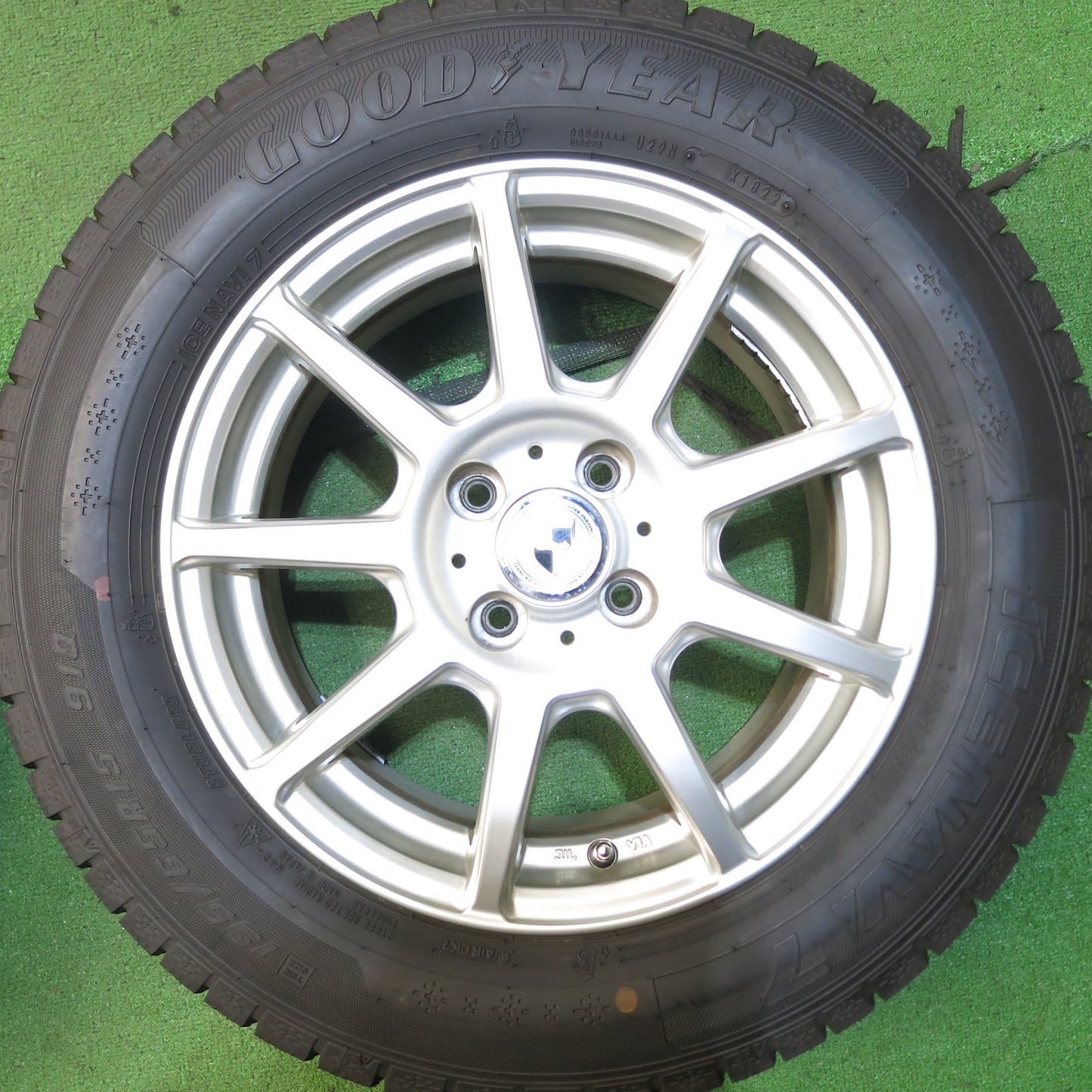 [送料無料]超バリ溝！22年！キレイ！ほぼ10分★スタッドレス 195/65R15 グッドイヤー アイスナビ7 GMach 15インチ PCD100/4H★3061406Hス