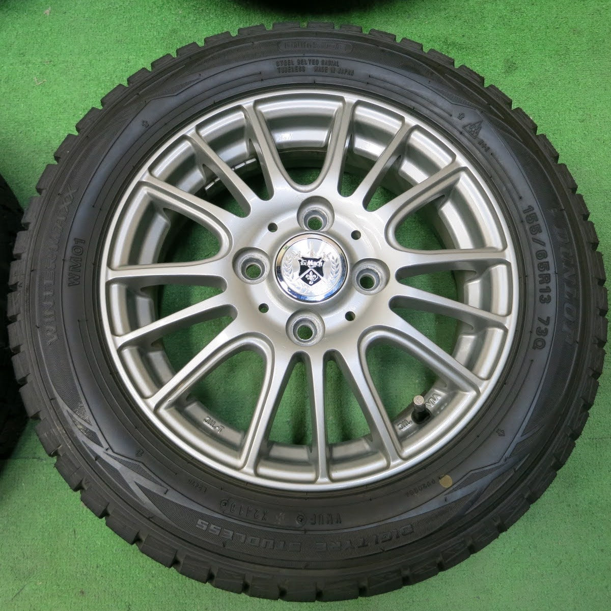 [送料無料]超バリ溝！キレイ！ほぼ10分★スタッドレス 155/65R13 ダンロップ ウインターマックス WM01 GMach 13インチ PCD100/4H★3070703イス