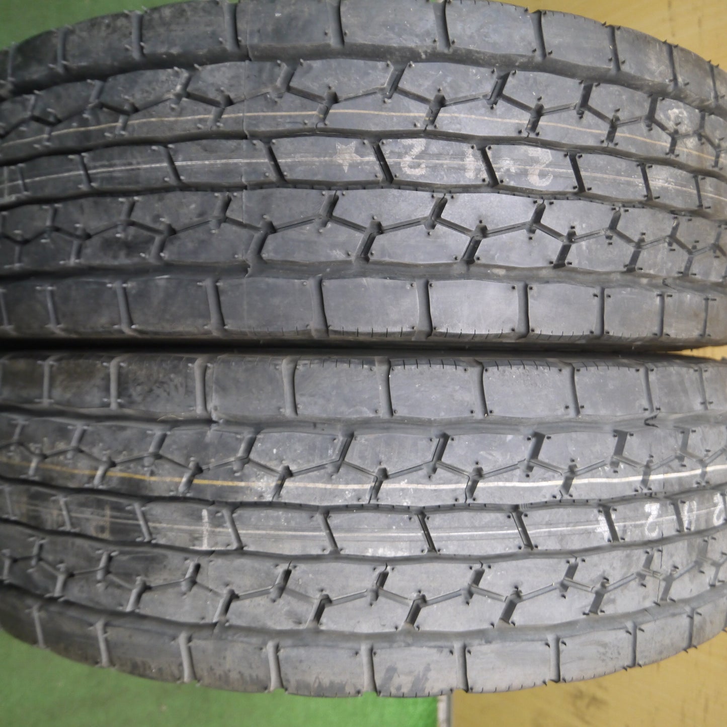 *送料無料*未使用！19年★トラック タイヤ 245/70R19.5 136/134J ダンロップ エナセーブ デクテス SP688 ミックス オールシーズン 19.5インチ★3121805KKスタ