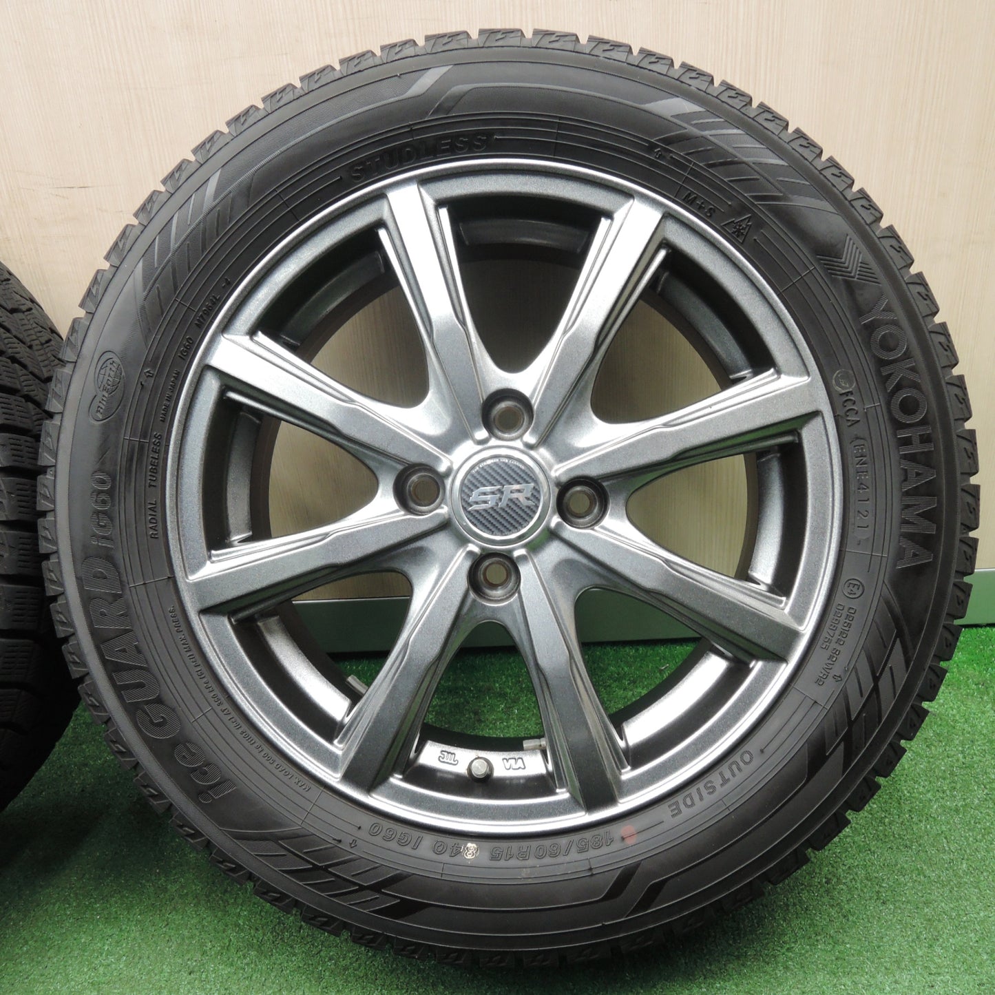 *送料無料* バリ溝！21年！キレイ！9.5分★スタッドレス 185/60R15 ヨコハマ アイスガード iG60 STRANGER ストレンジャー 15インチ PCD100/4H★4021610NJス