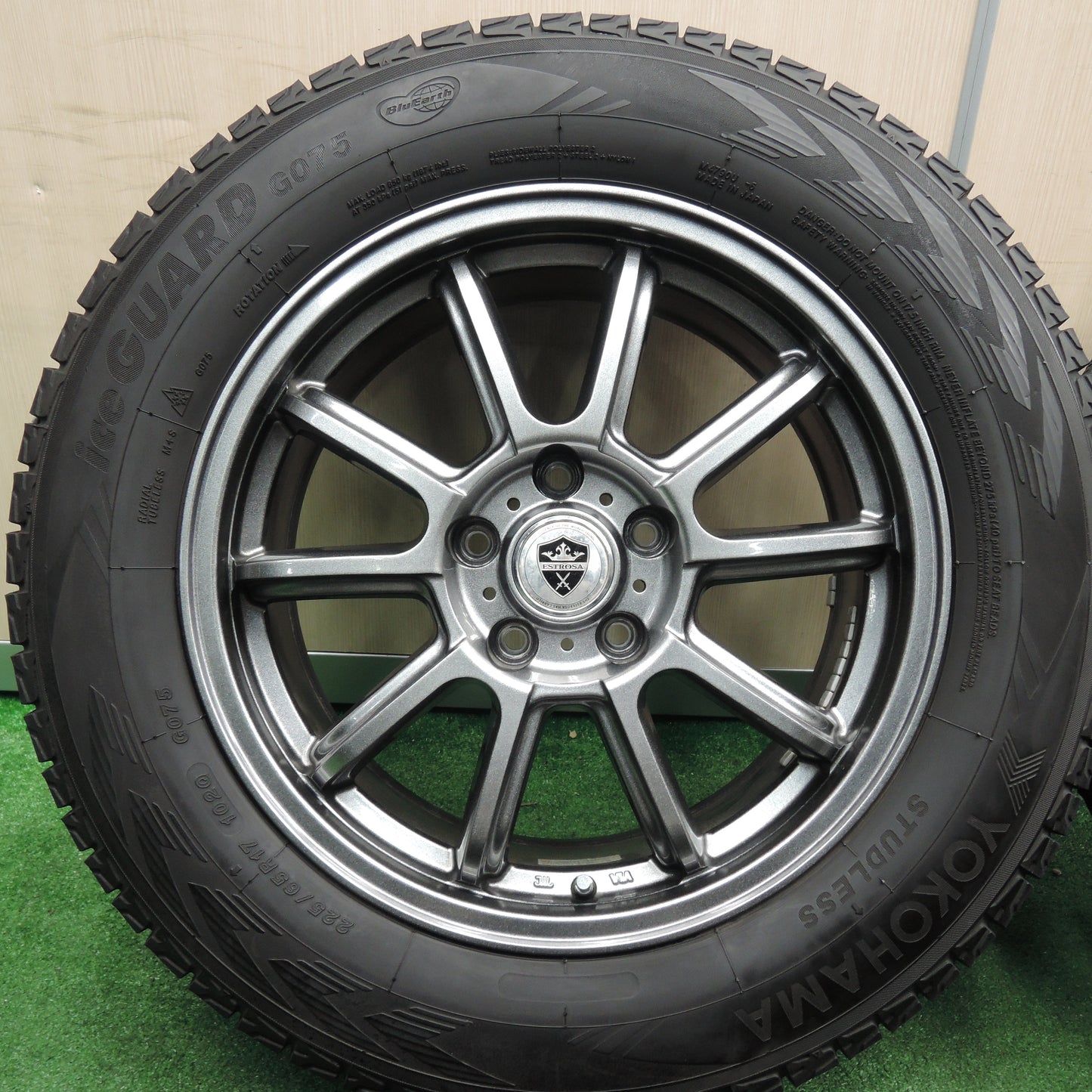 *送料無料*バリ溝！19年！キレイ！9.5分★スタッドレス 225/65R17 ヨコハマ アイスガード G075 ESTROSA エステローザ 17インチ PCD114.3/5H★3112102TNス